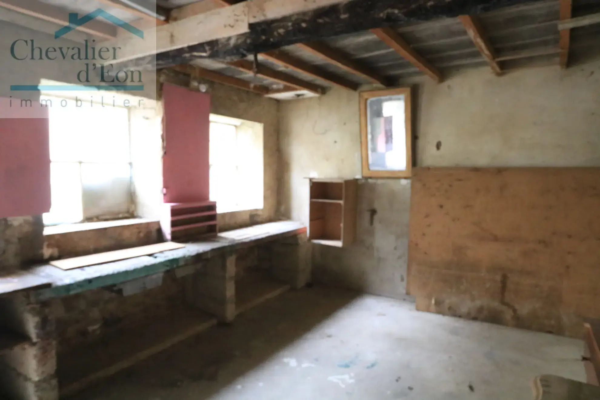 Maison de village à Tronchoy avec dépendances et cour privée – 160 m² 