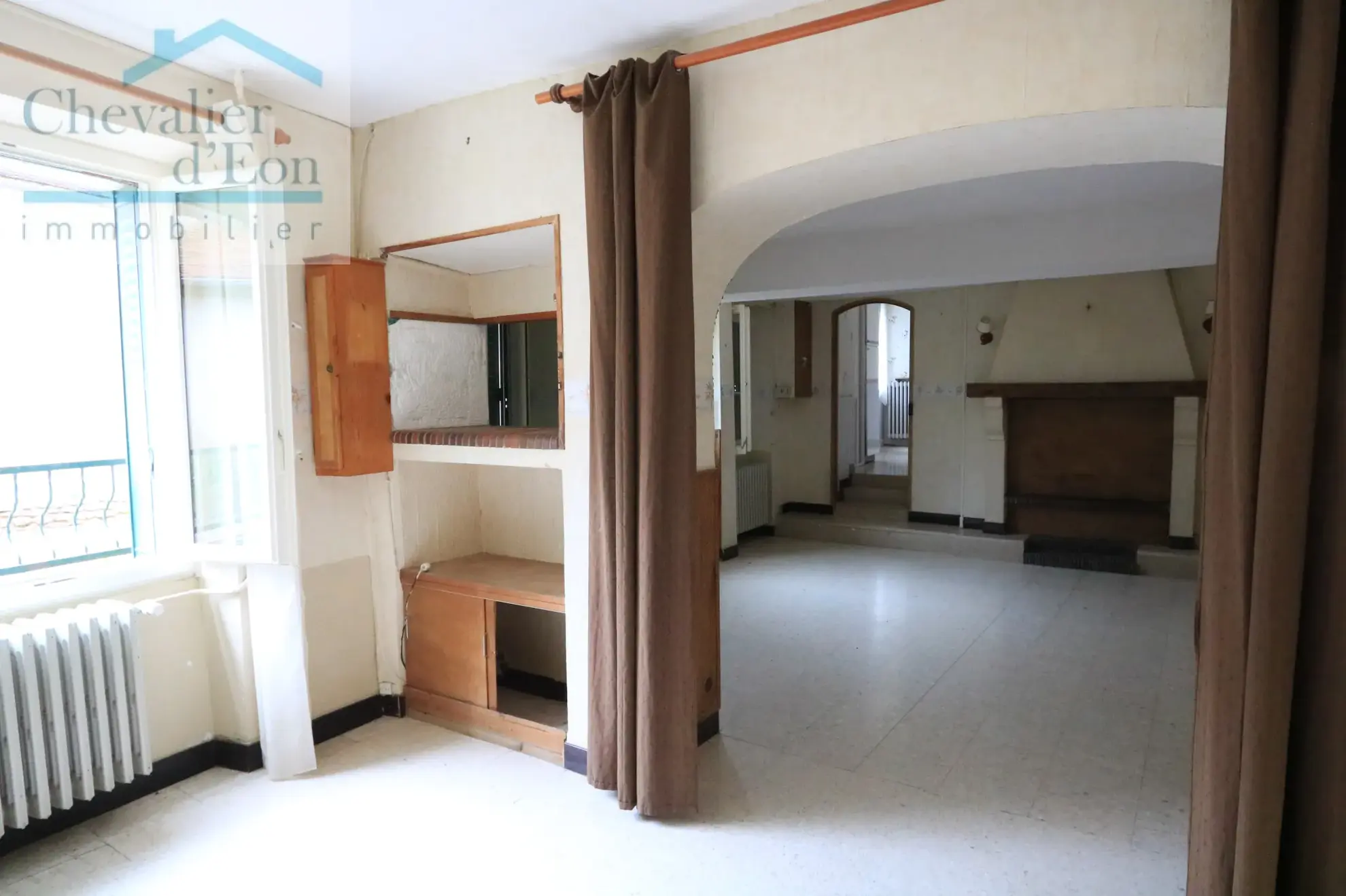 Maison de village à Tronchoy avec dépendances et cour privée – 160 m² 