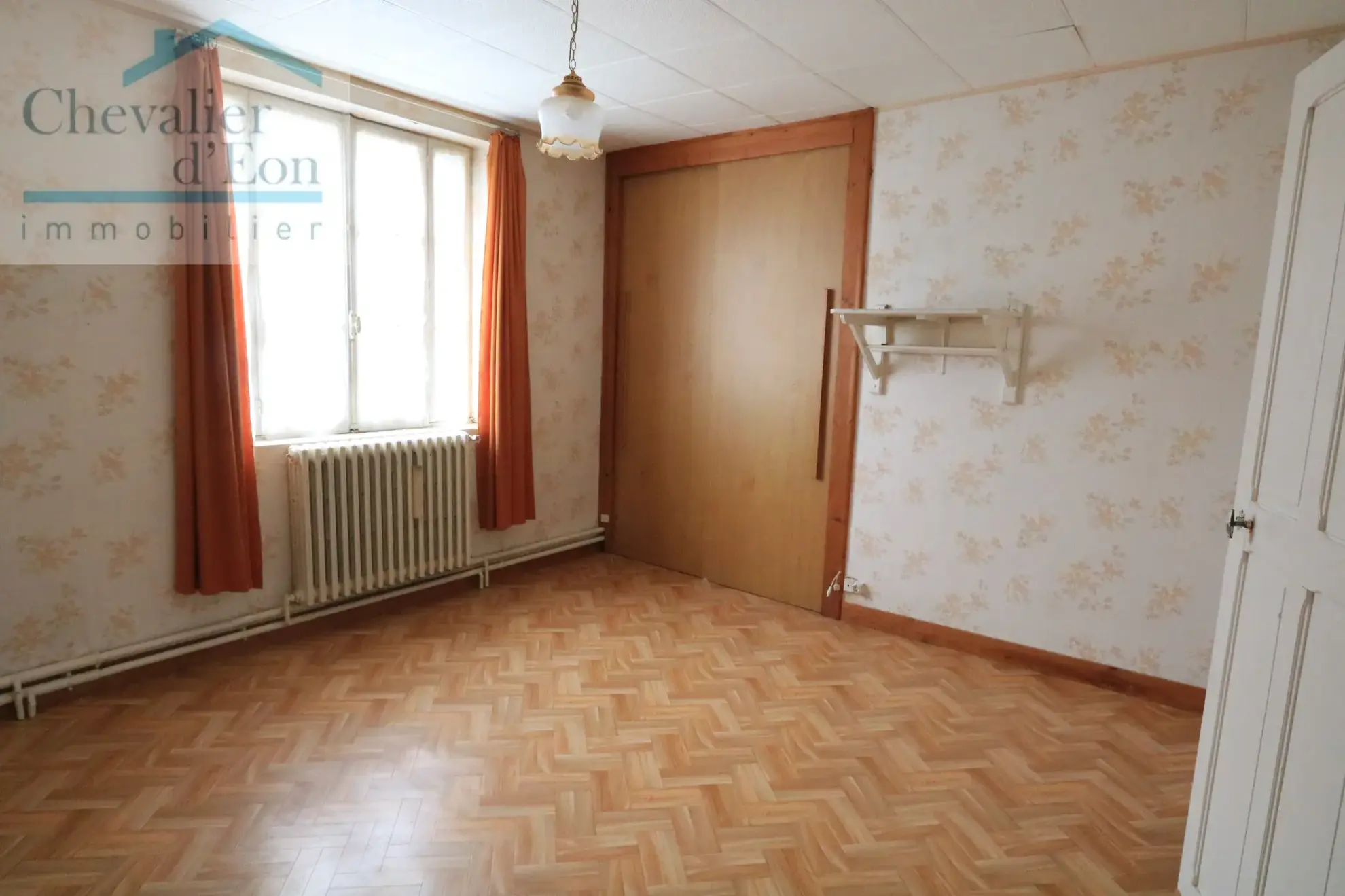 Maison de village à Tronchoy avec dépendances et cour privée – 160 m² 