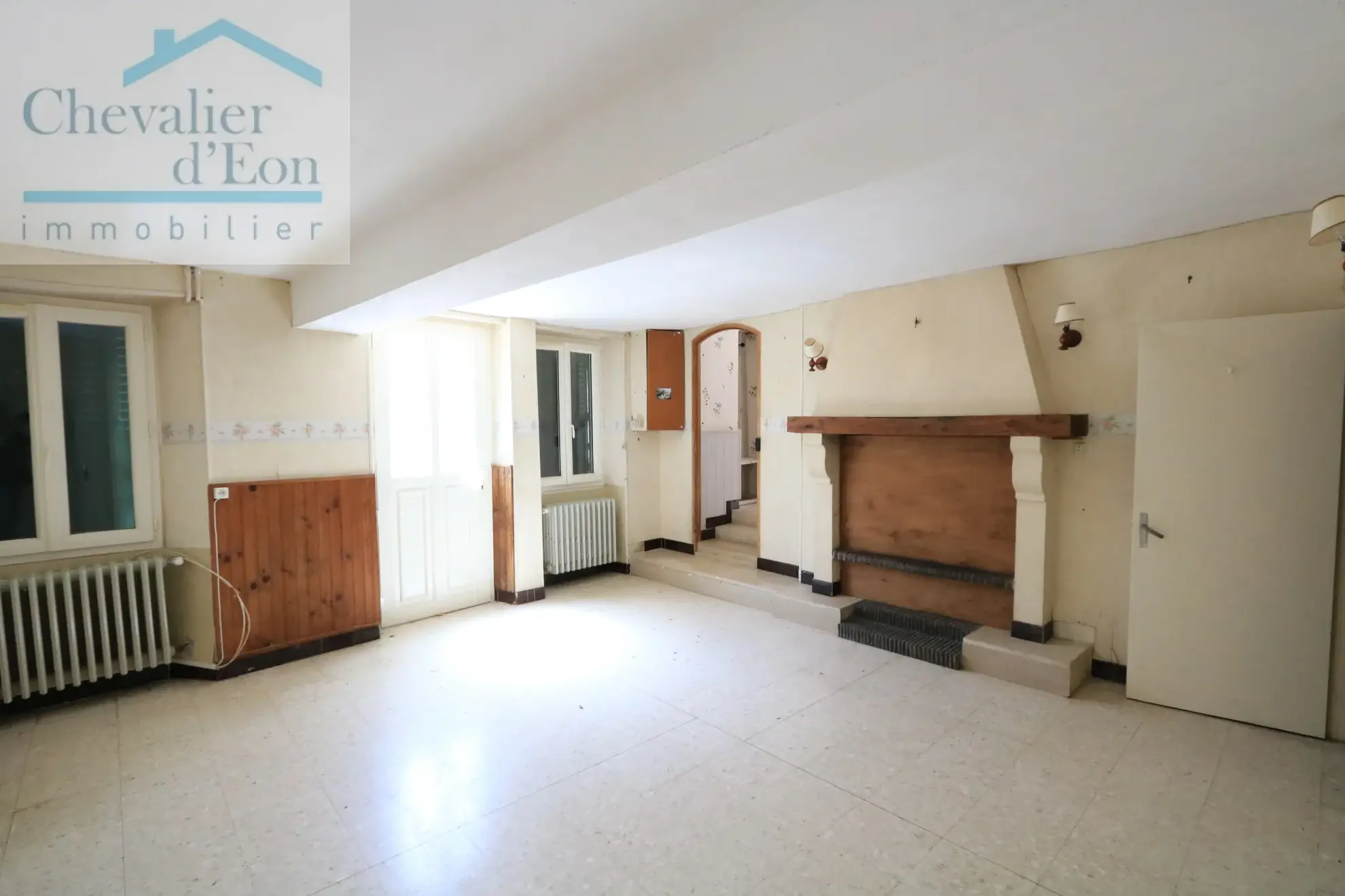 Maison de village à Tronchoy avec dépendances et cour privée – 160 m² 
