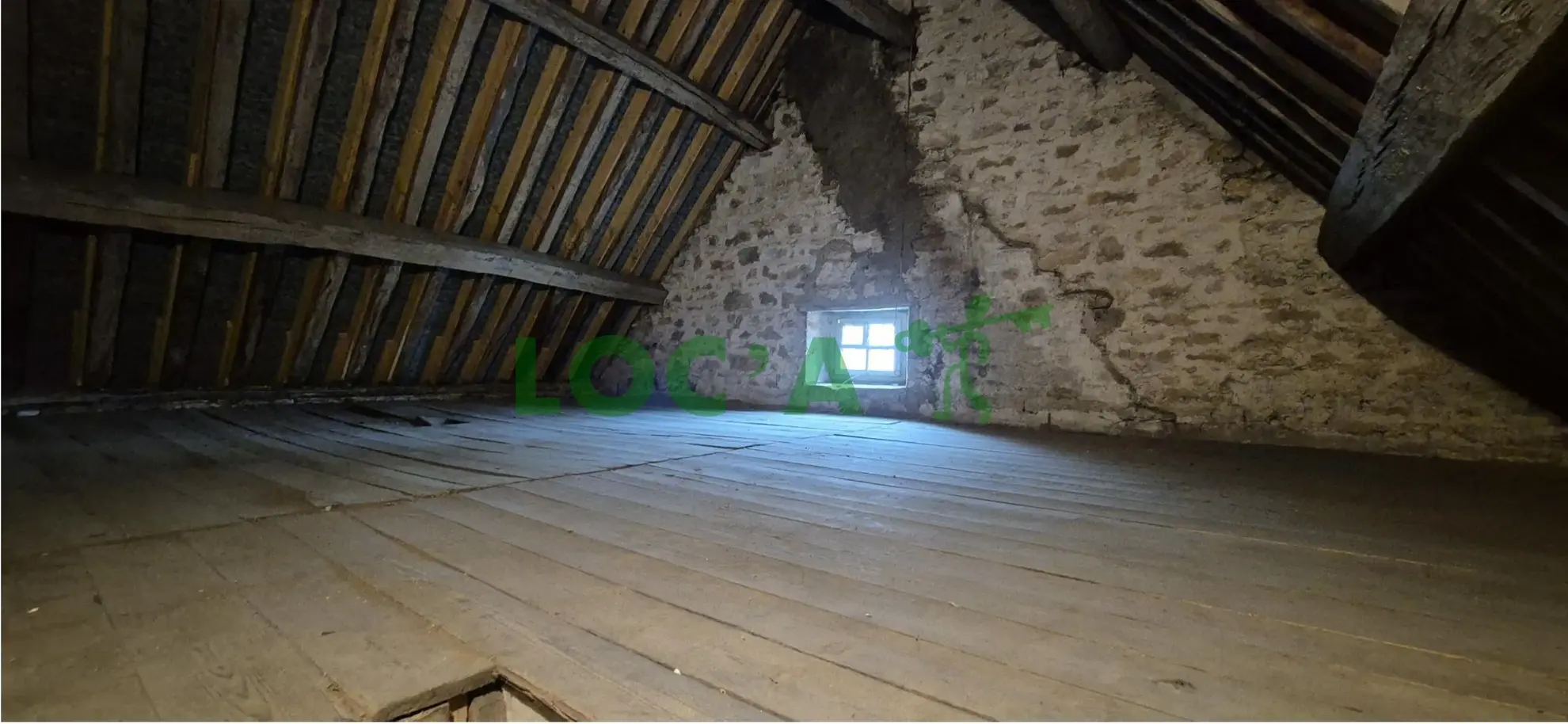 Maison à rénover de 75 m² à Genlis avec jardin et cave