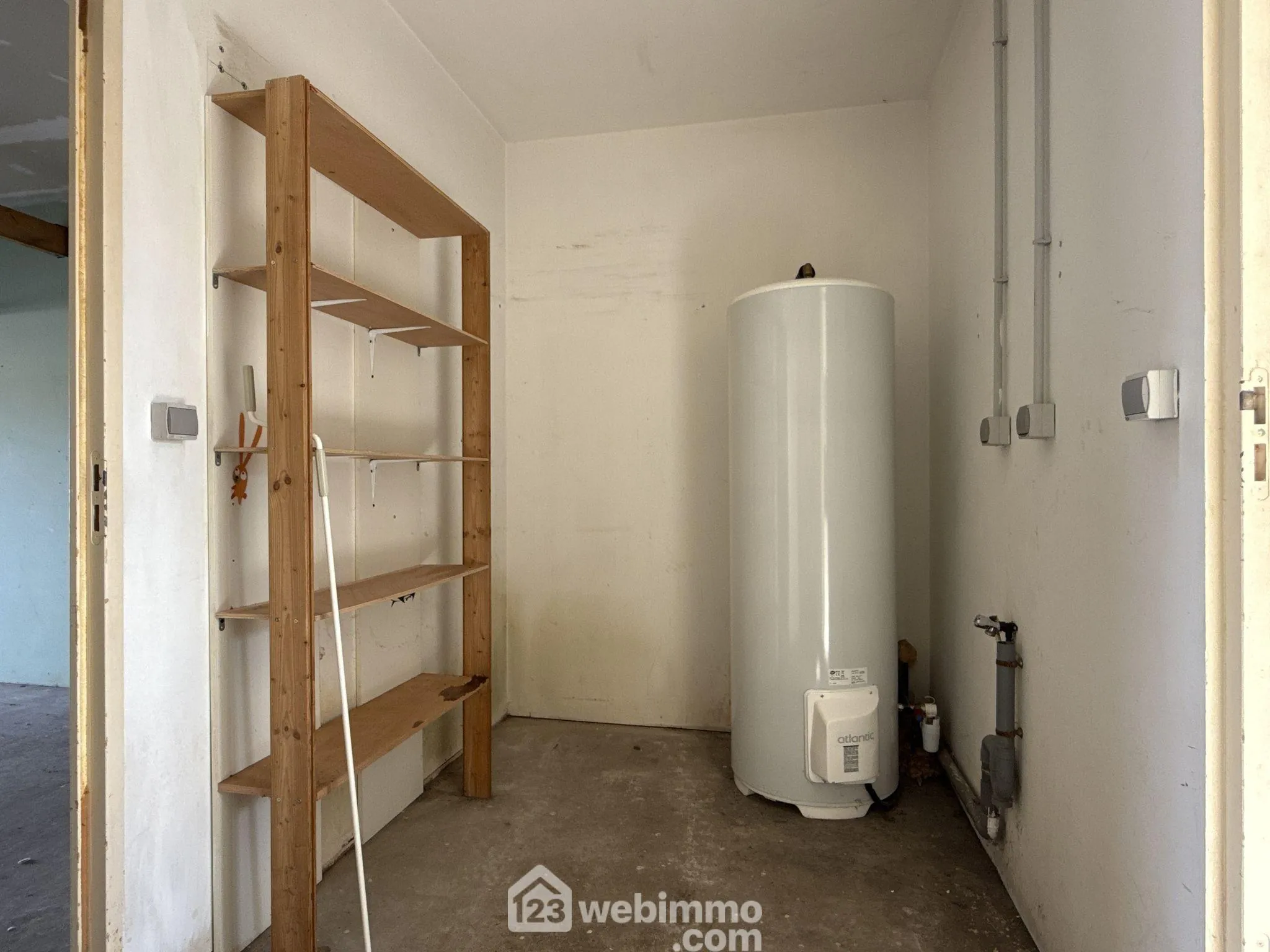 Maison individuelle de 115 m² à Quinçay avec 4 chambres et jardin clos 