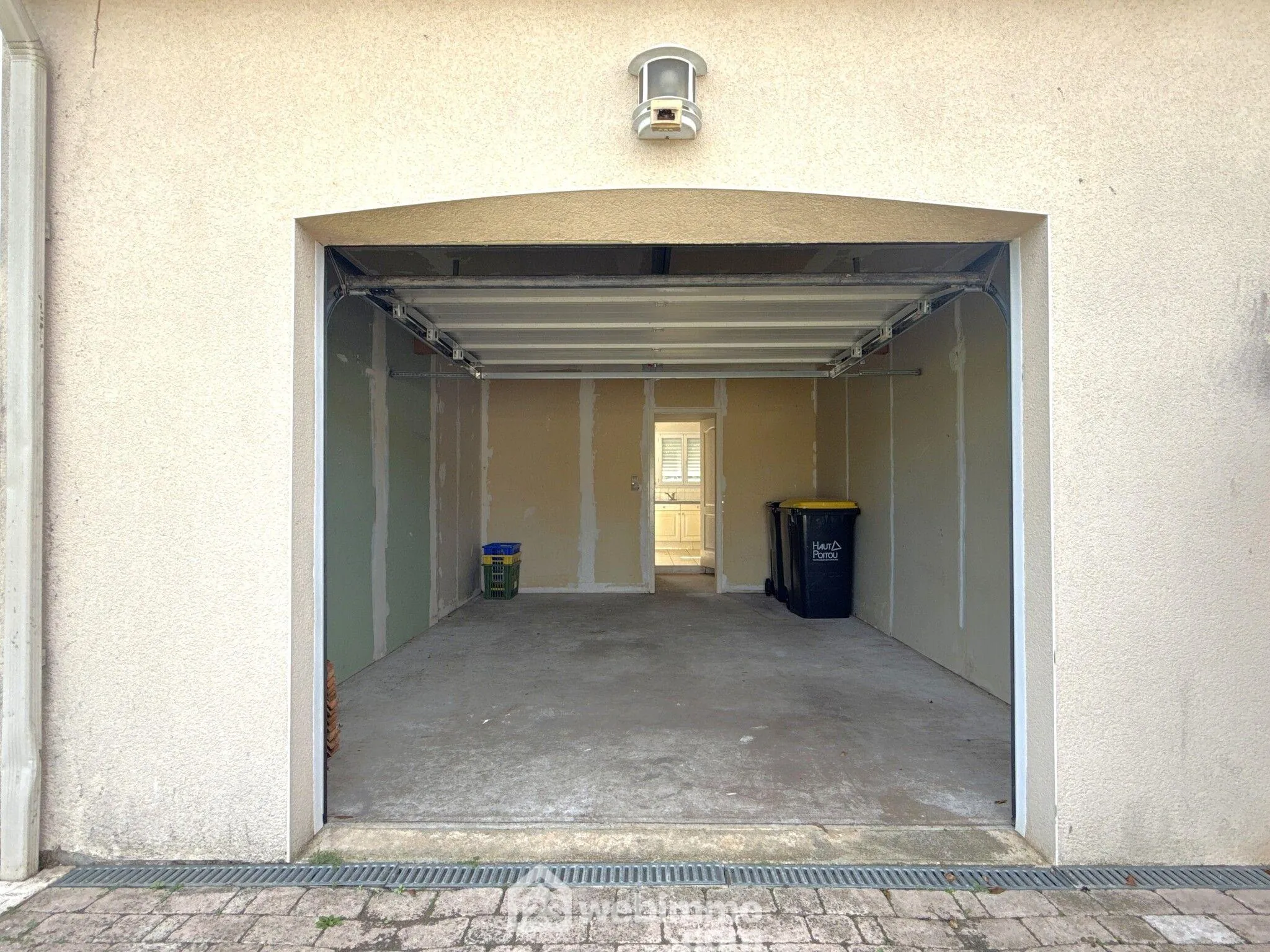 Maison individuelle de 115 m² à Quinçay avec 4 chambres et jardin clos 