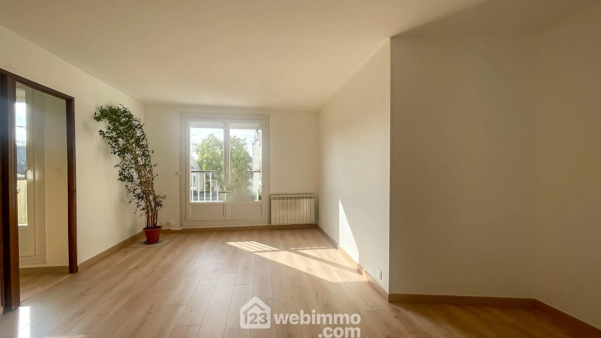 Magnifique duplex lumineux de 82m² à Marolles-En-Brie avec balcon et stationnement 