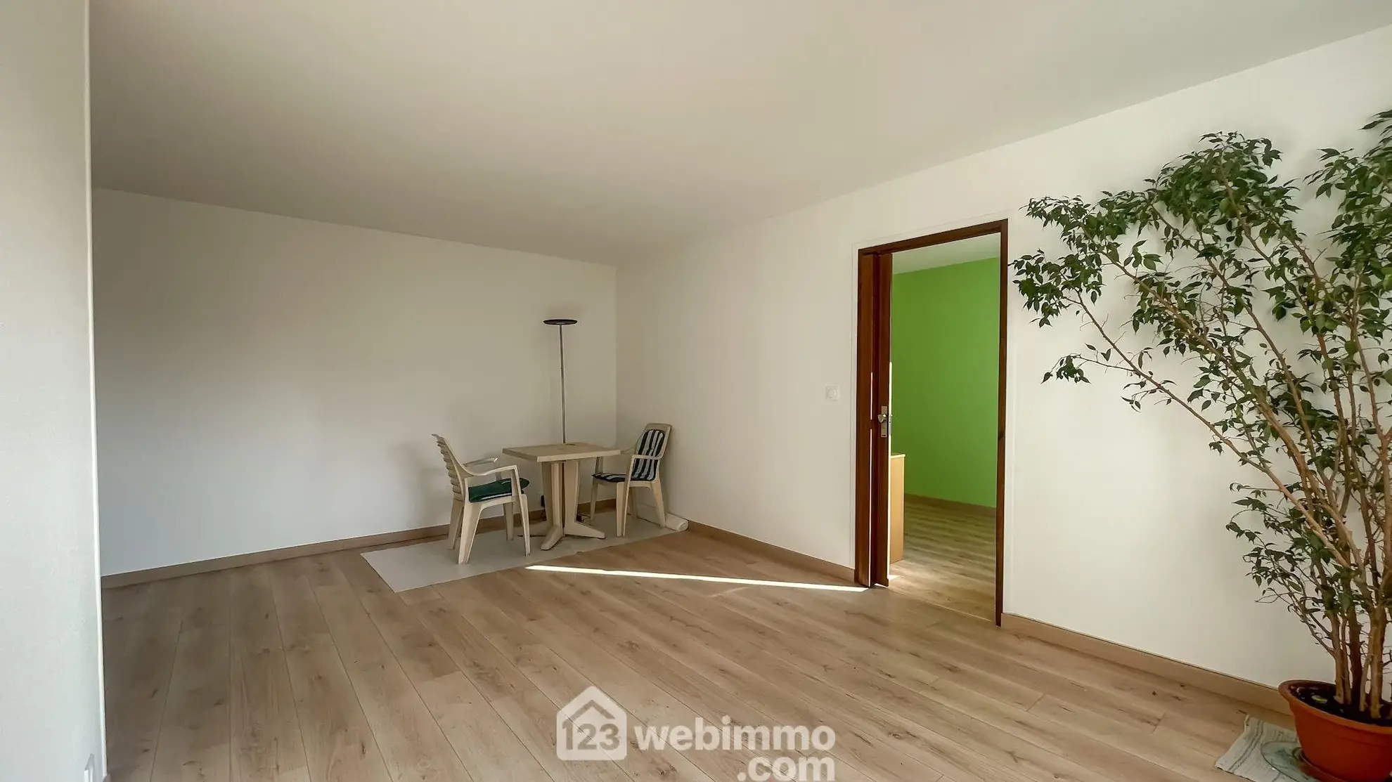 Magnifique duplex lumineux de 82m² à Marolles-En-Brie avec balcon et stationnement 