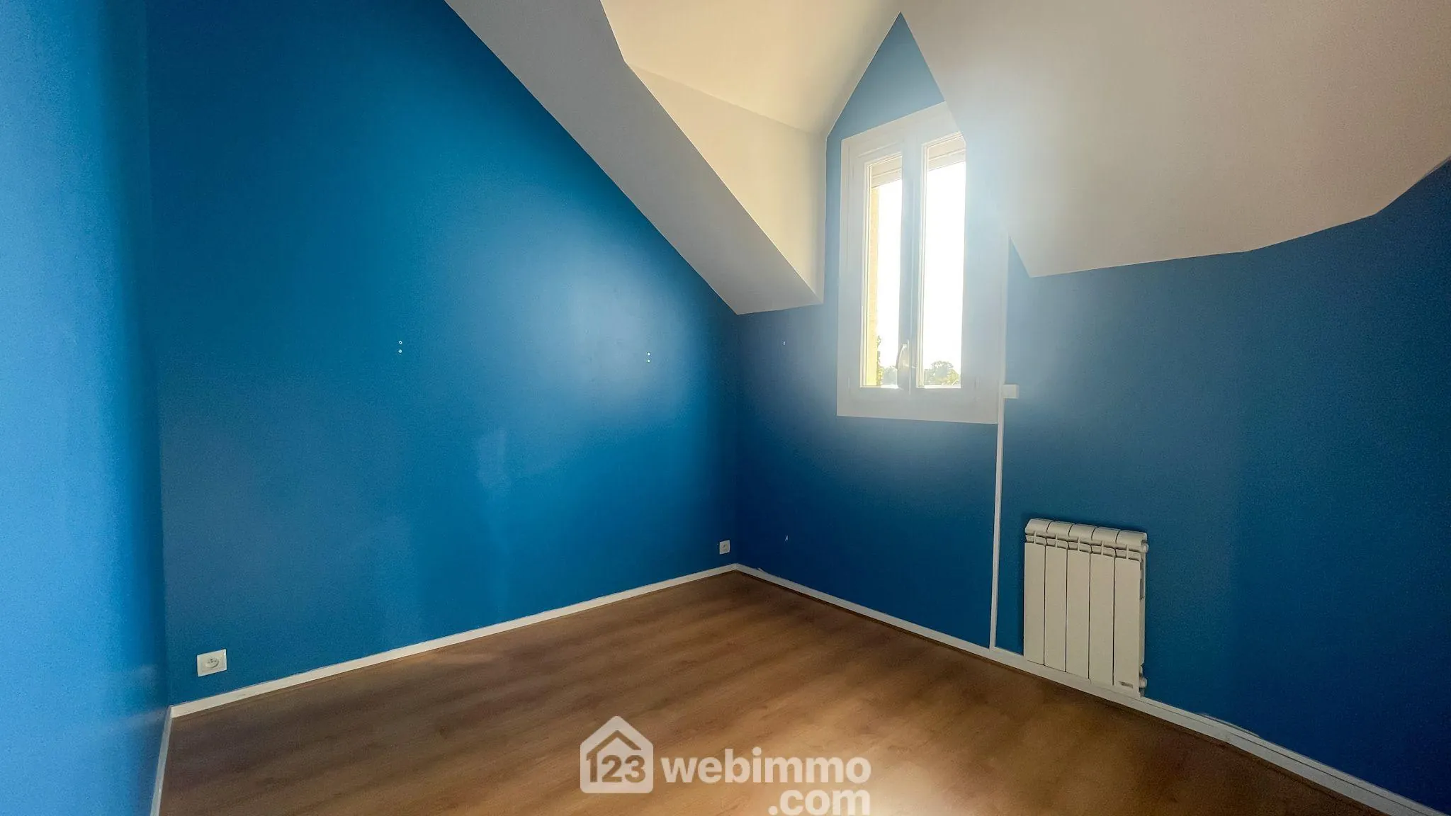 Magnifique duplex lumineux de 82m² à Marolles-En-Brie avec balcon et stationnement 