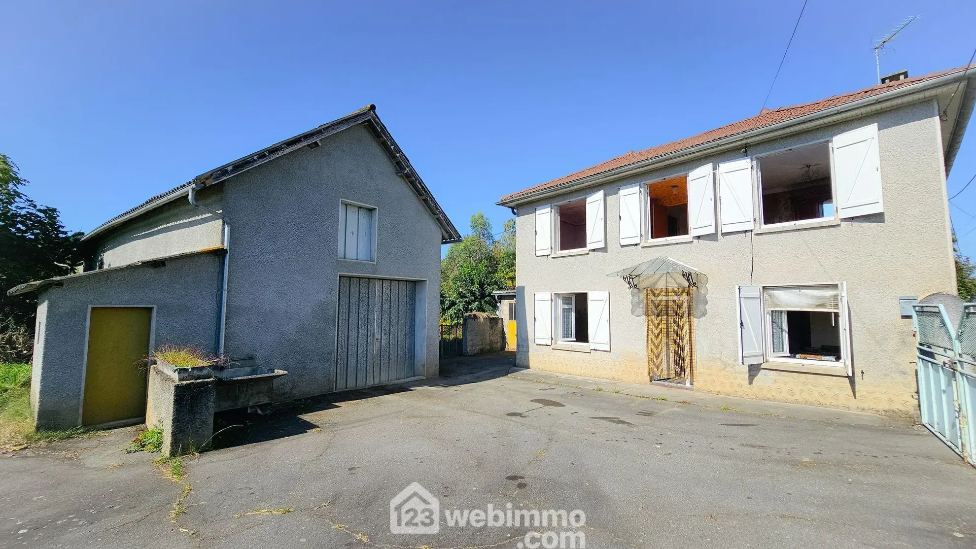 Charmante maison ancienne avec terrain constructible à Baliros, vue Pyrénées 