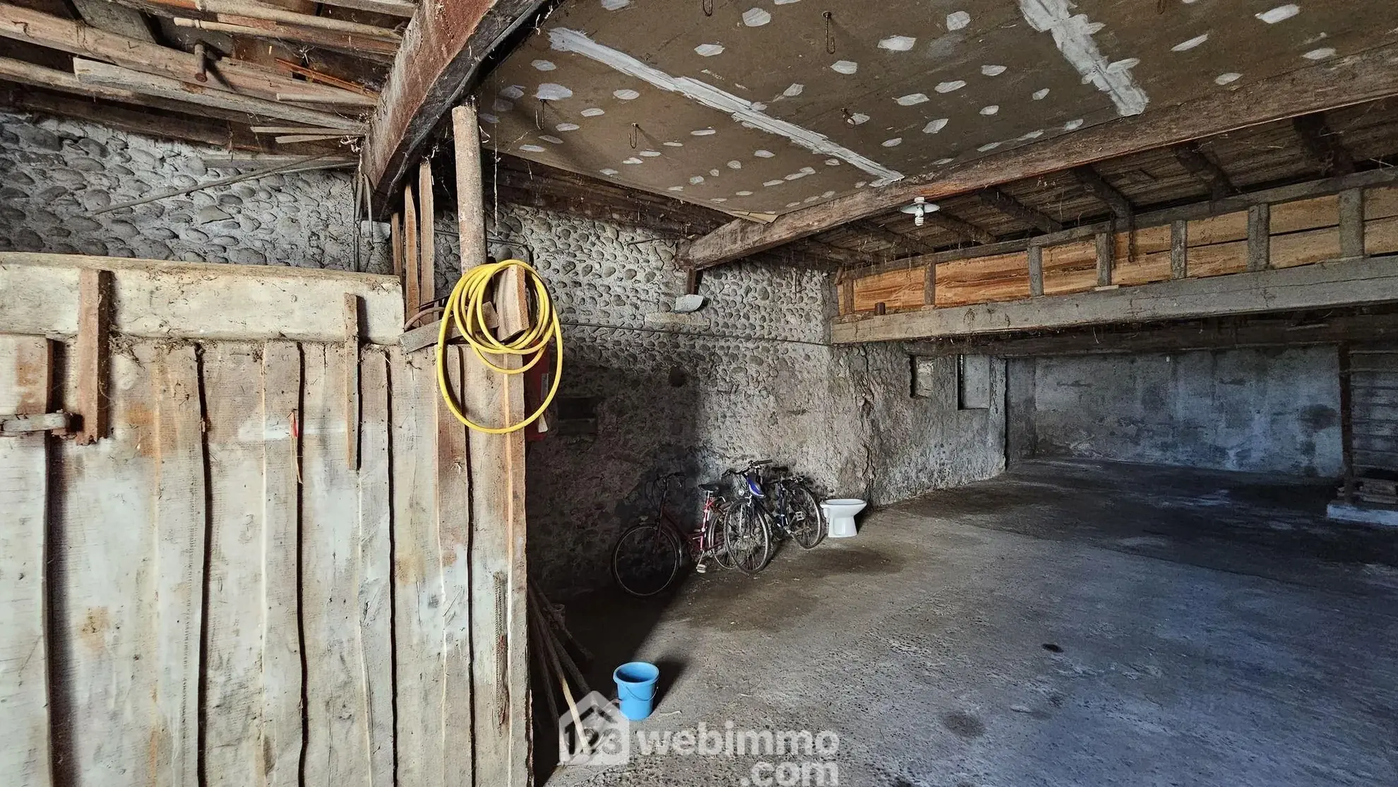 Charmante maison ancienne avec terrain constructible à Baliros, vue Pyrénées 