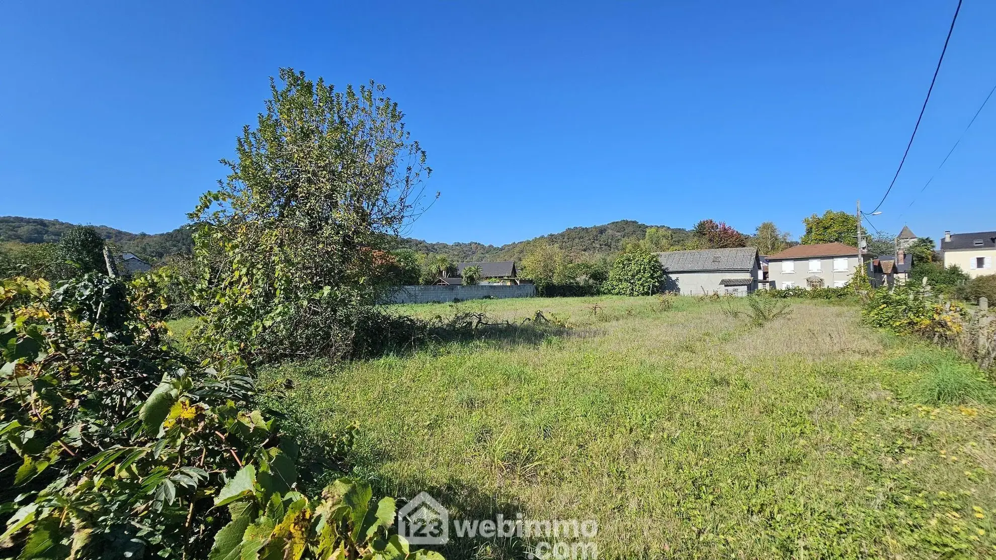 Charmante maison ancienne avec terrain constructible à Baliros, vue Pyrénées 