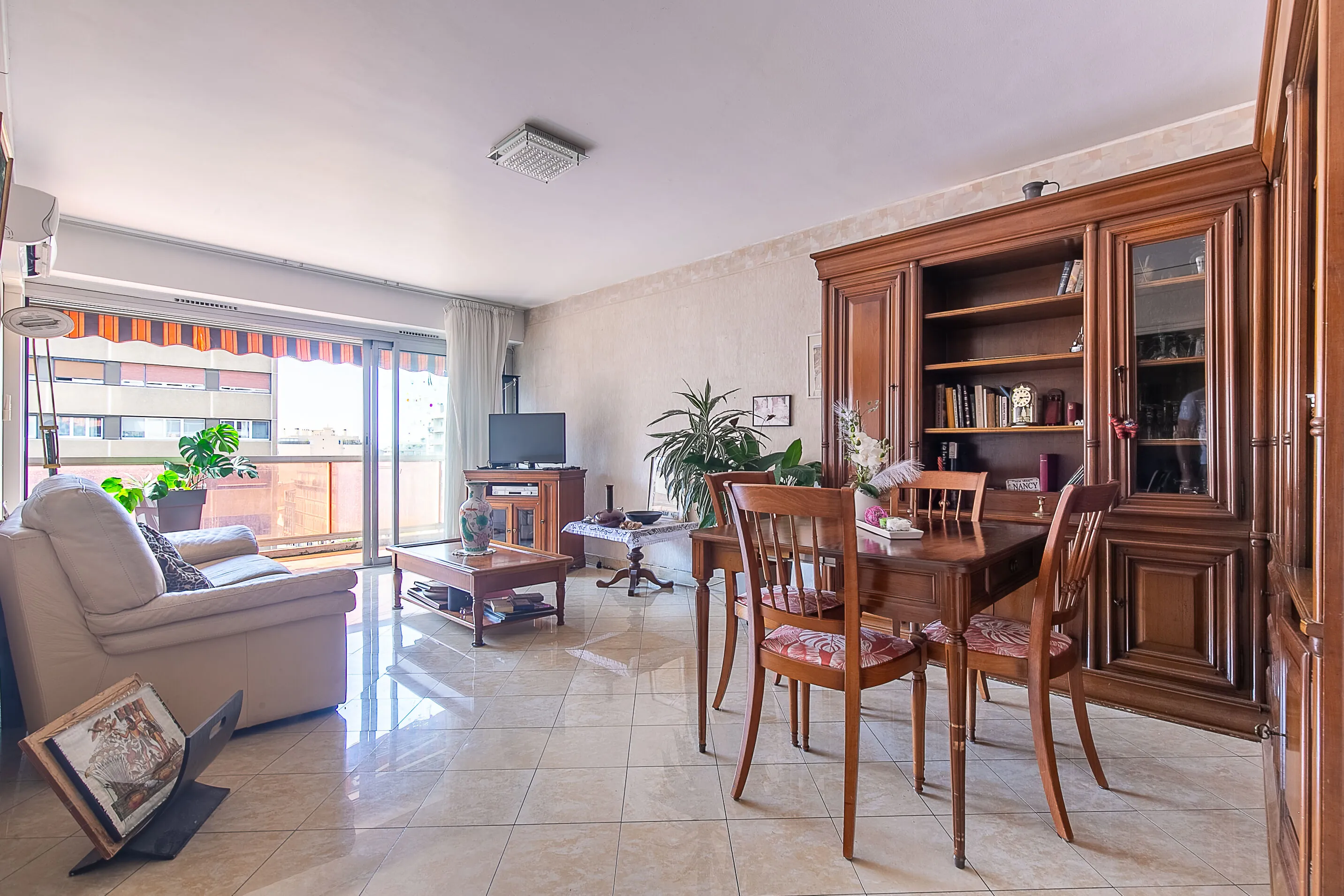 Appartement 87 m² avec terrasse et 3 chambres à Marseille, résidence de standing 