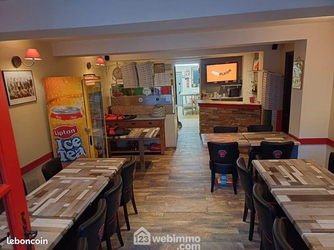 Fonds de commerce de pizzeria à vendre au Luc en Provence - 24 couverts, emplacement idéal