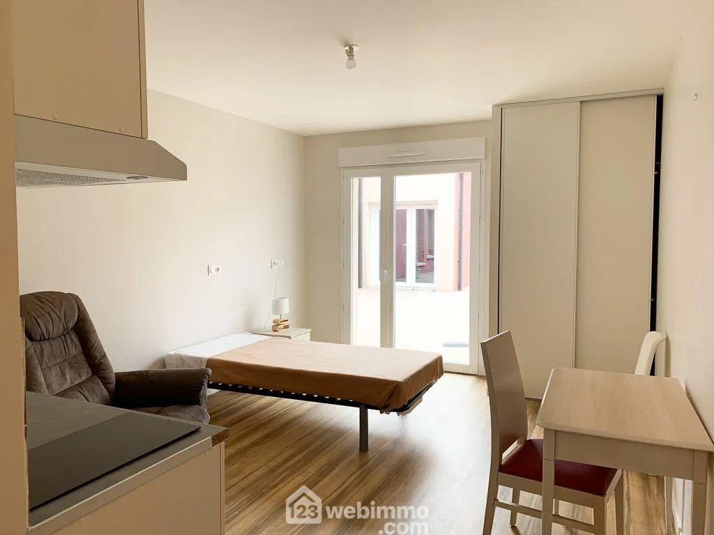 Studio meublé de 27 m² à Mazé-Milon, résidence sénior avec rentabilité attractive 