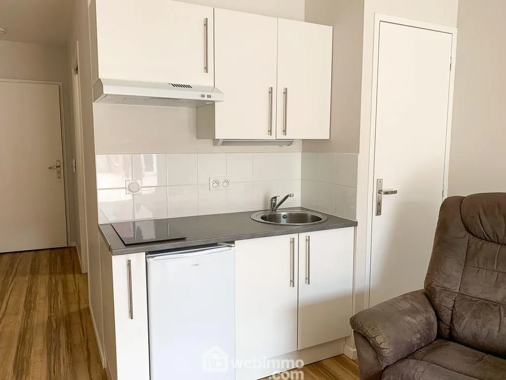 Studio meublé de 27 m² à Mazé-Milon, résidence sénior avec rentabilité attractive 