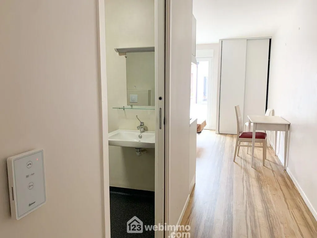 Studio meublé de 27 m² à Mazé-Milon, résidence sénior avec rentabilité attractive 