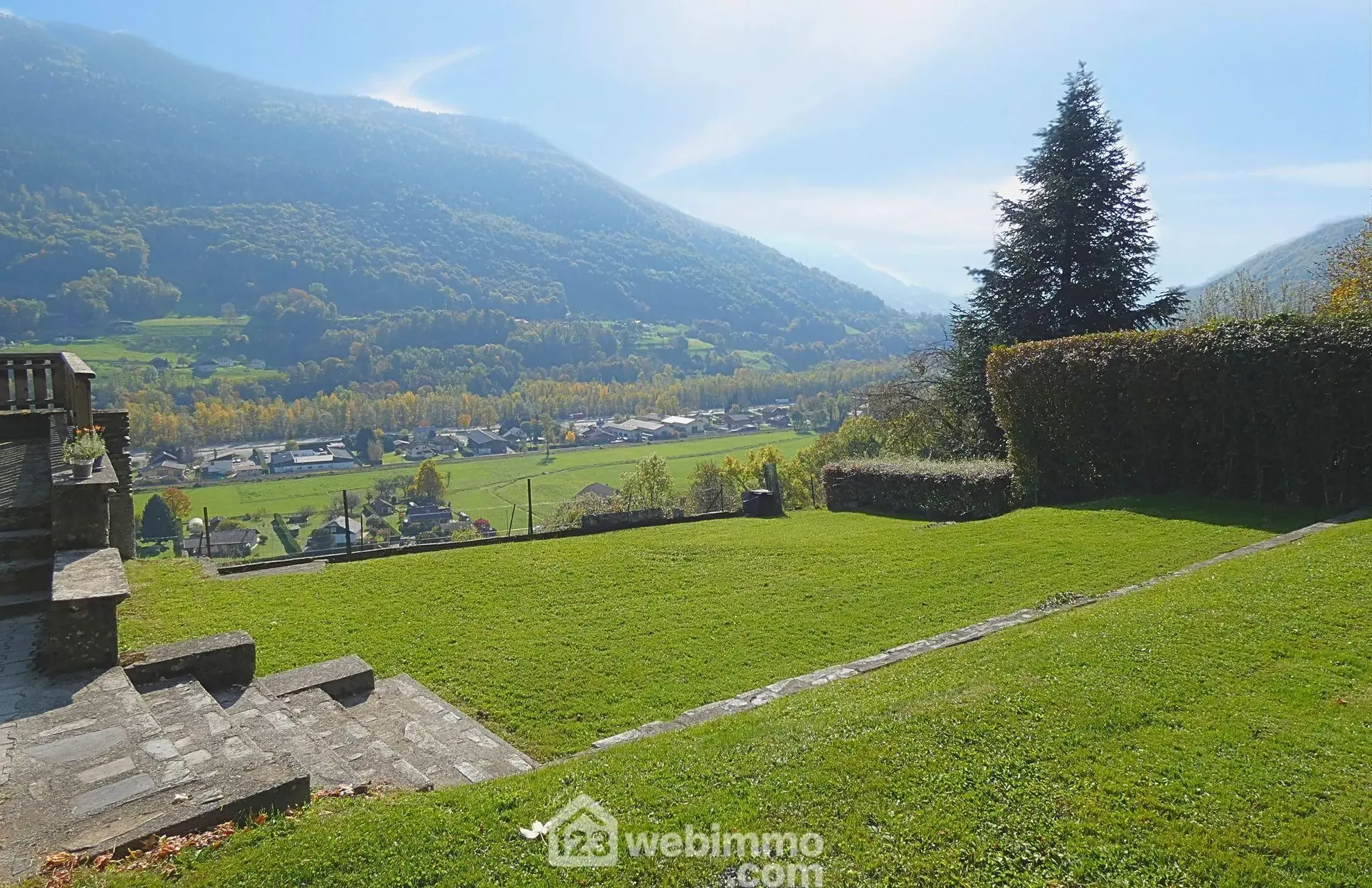 Appartement T4 en rez de jardin avec jardin privé à Marthod 