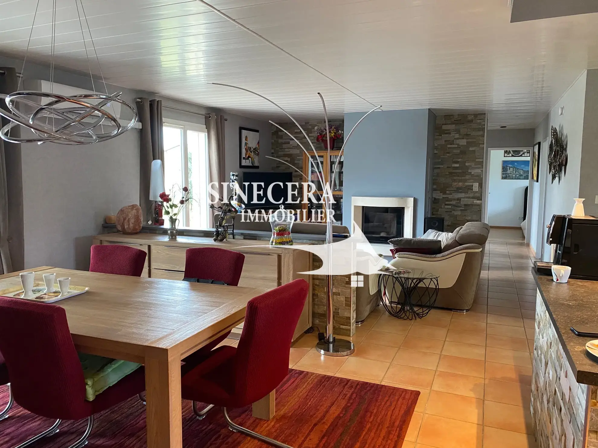 Belle maison contemporaine à Riberac avec grand terrain et garage proche commodités 