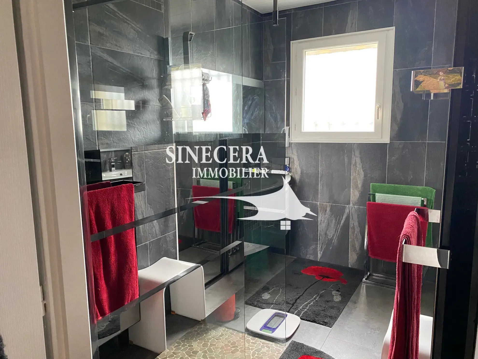 Belle maison contemporaine à Riberac avec grand terrain et garage proche commodités 