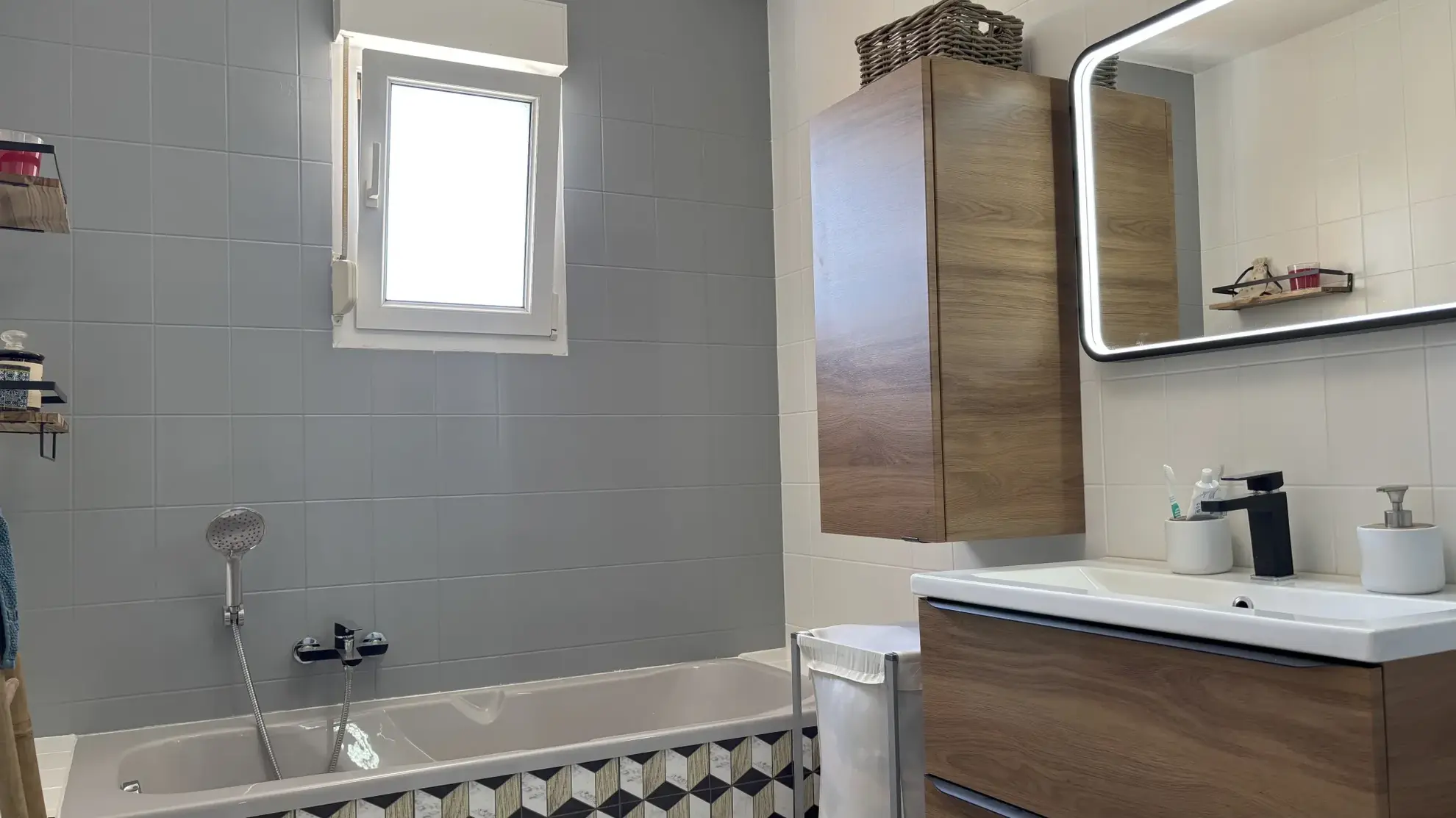 Maison moderne de plain-pied à Morhange avec sous-sol et terrain plat 