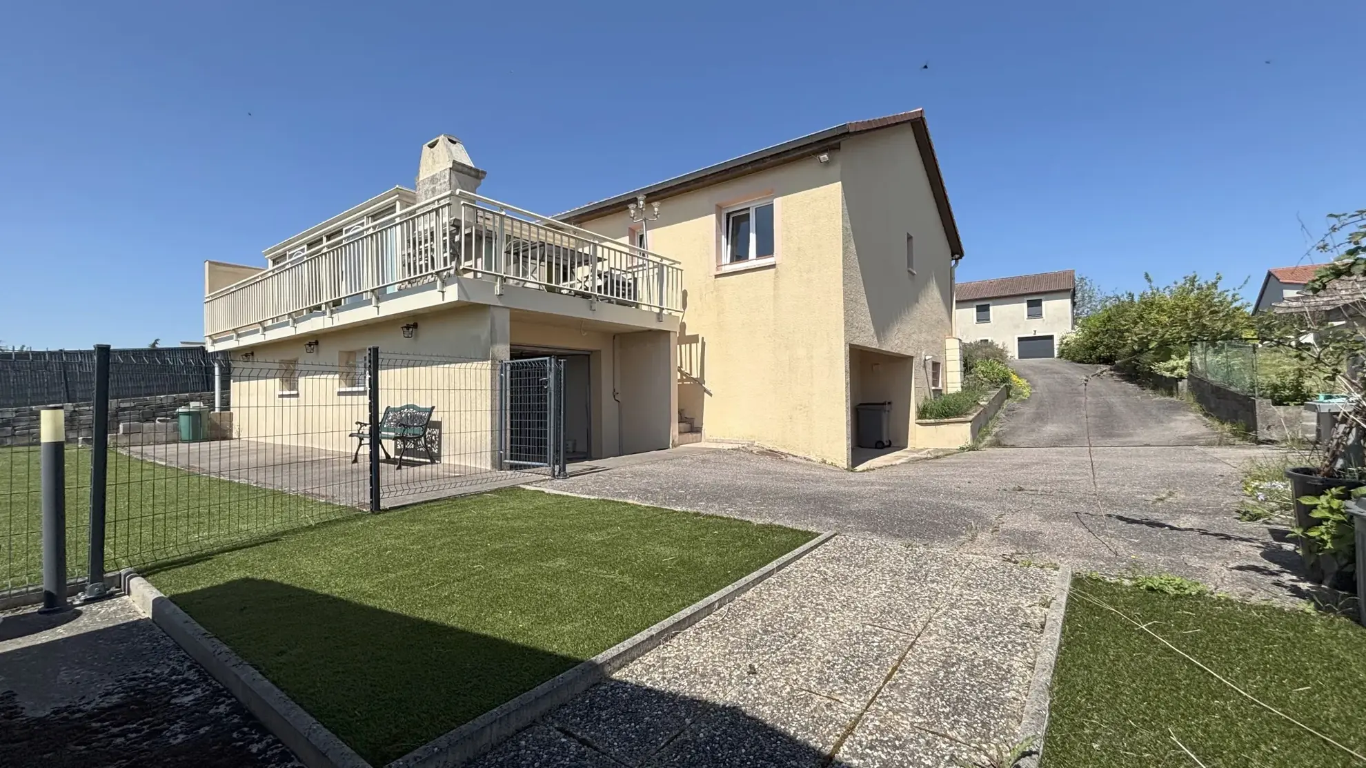 Maison moderne de plain-pied à Morhange avec sous-sol et terrain plat 