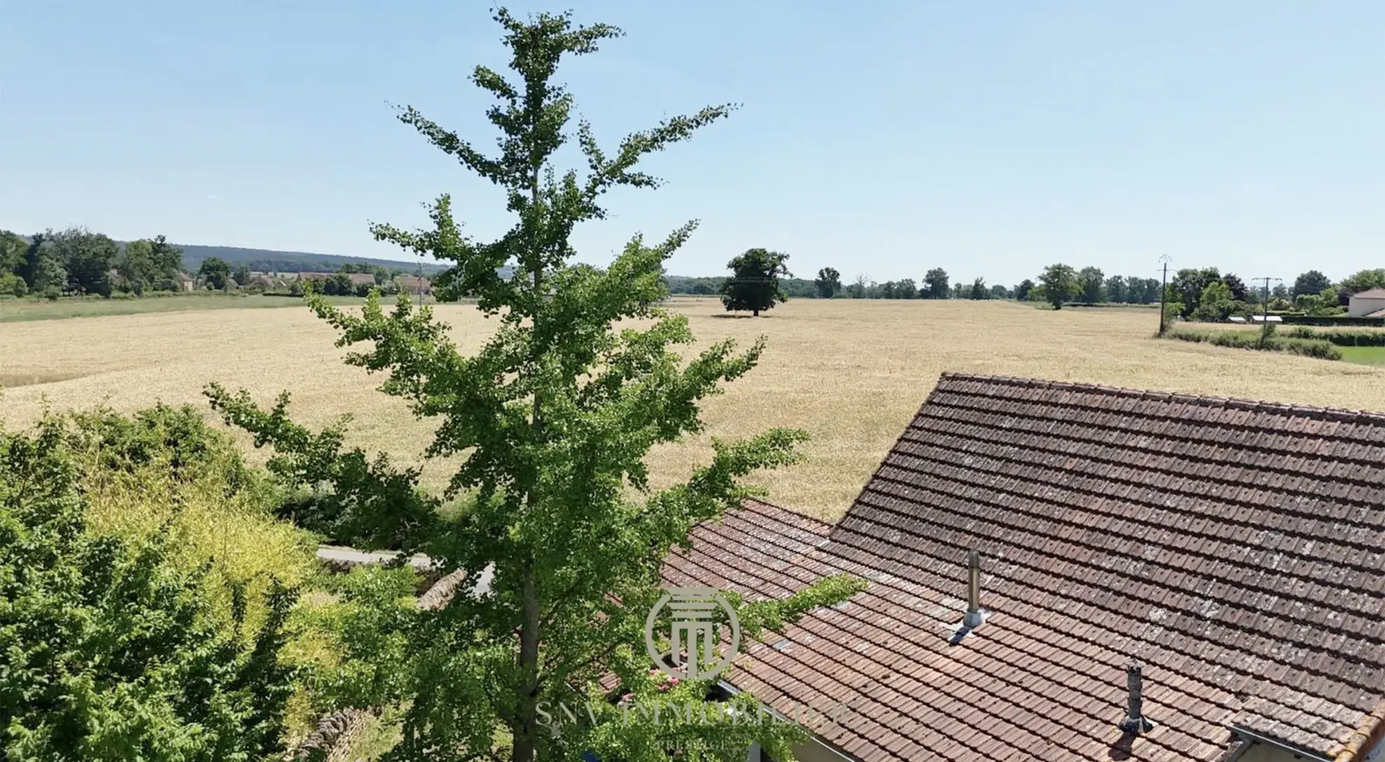 Maison de campagne à vendre à Marcigny - 2 chambres, jardin et dépendances 