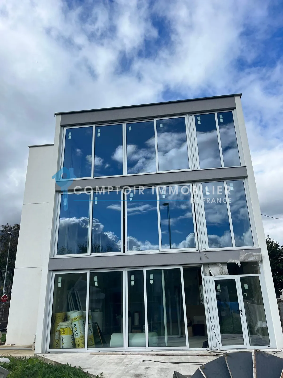 Appartement T4 neuf de 70 m² à Echirolles avec parking et finitions à réaliser 