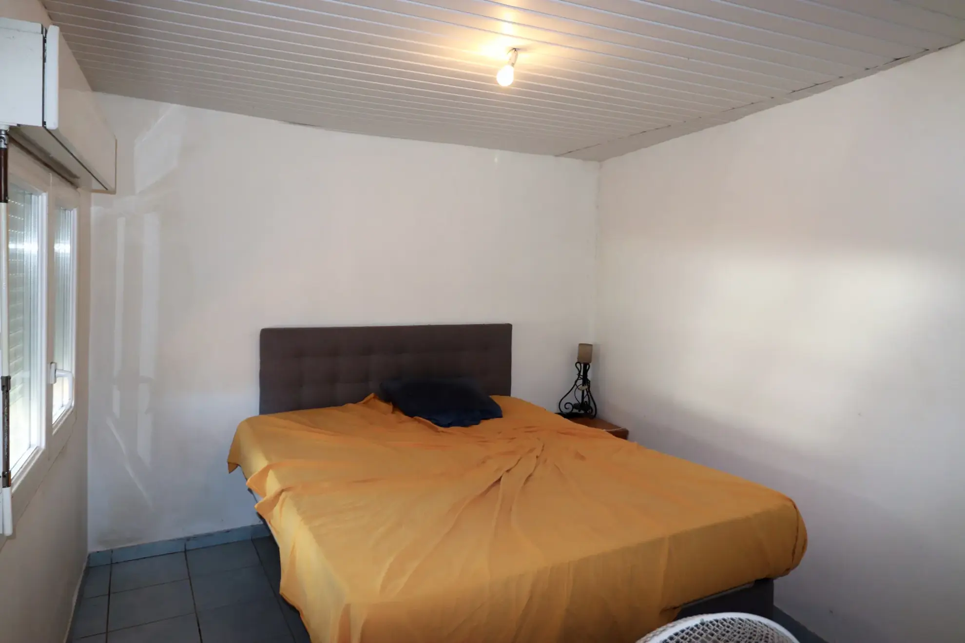 Maison à vendre à Montendre avec 2 chambres, patio et proximité du centre-ville 