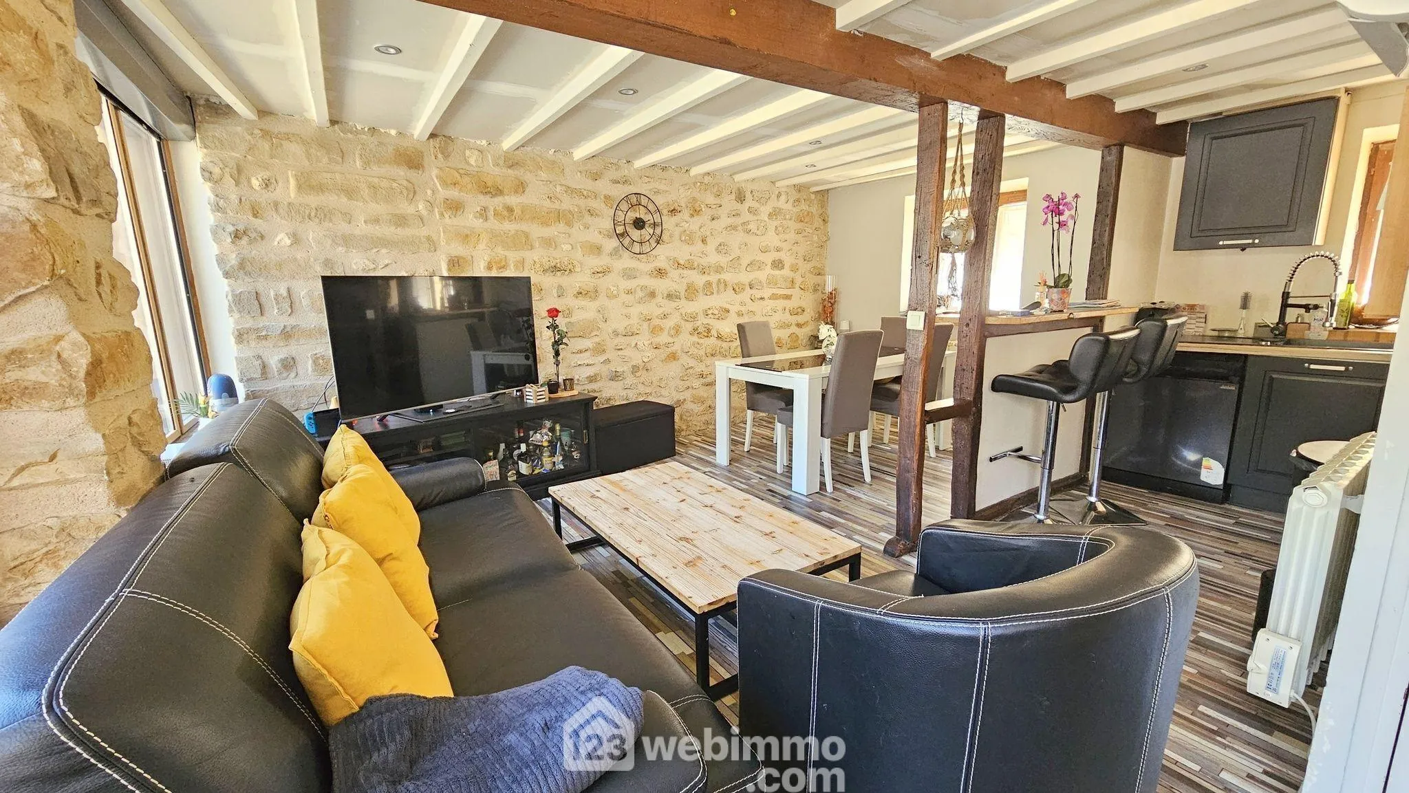 Maison en pierre de 54 m² à Moigny-sur-Ecole, proche de la forêt, avec confort moderne 