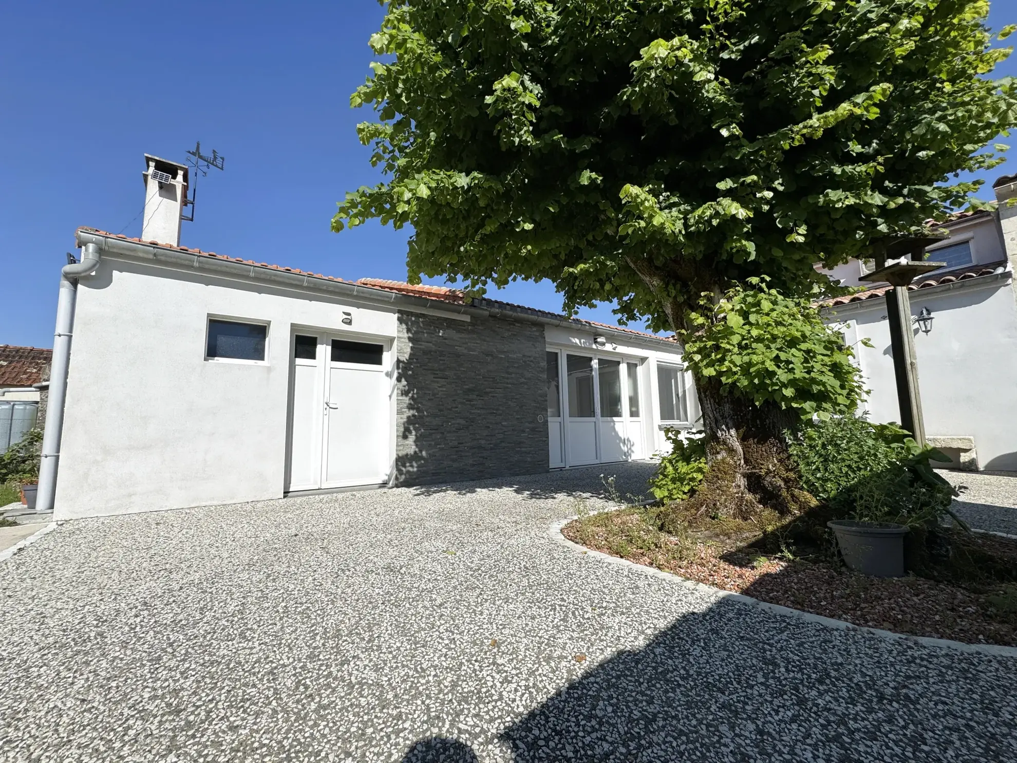 Maison de village rénovée à Arvert, 95 m², proche plages et commerces 