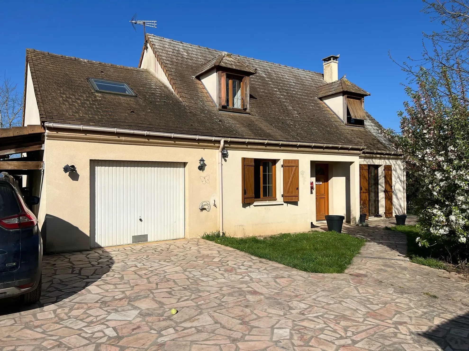 Jolie maison de 130 m² à Marolles-en-Beauce, terrain arboré, cadre paisible 