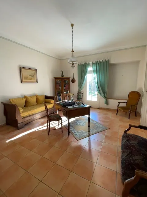 Magnifique maison de maître de 280 m² à Gabian avec 5 chambres et grand extérieur 