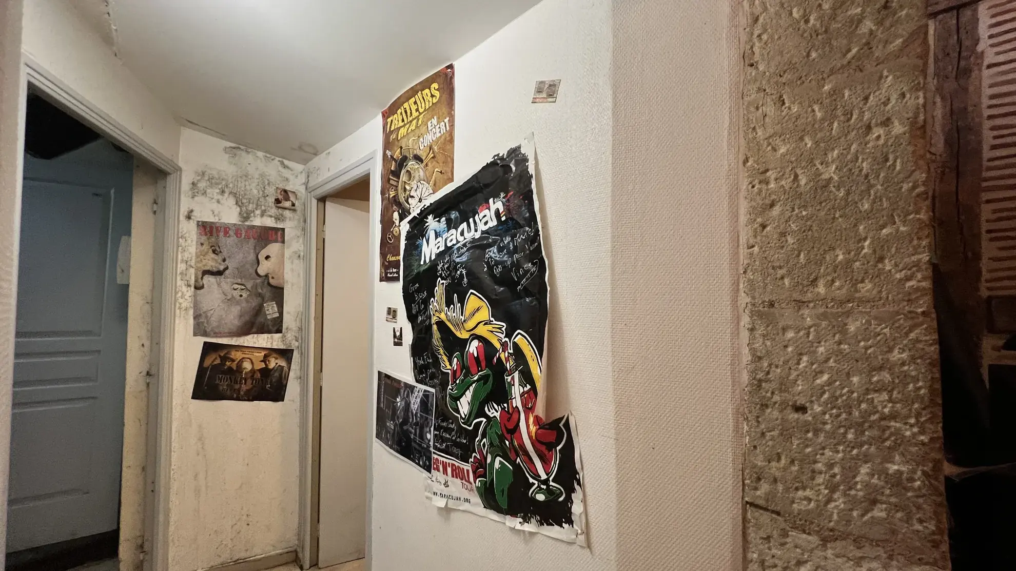 Immeuble avec ancien bar et appartement à vendre au centre d'Avallon 