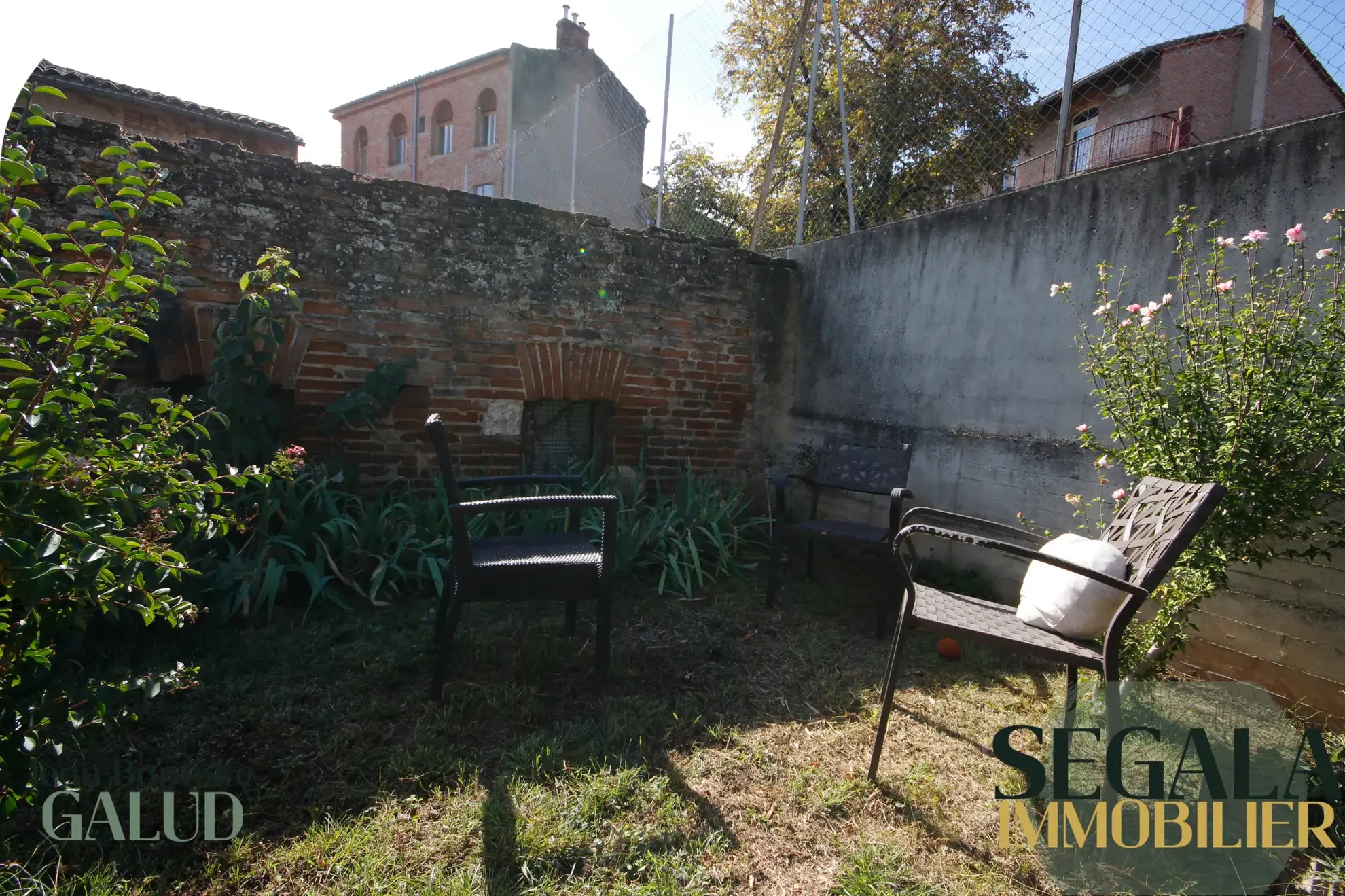 Maison de ville rénovée avec jardin à Albi La Madeleine 
