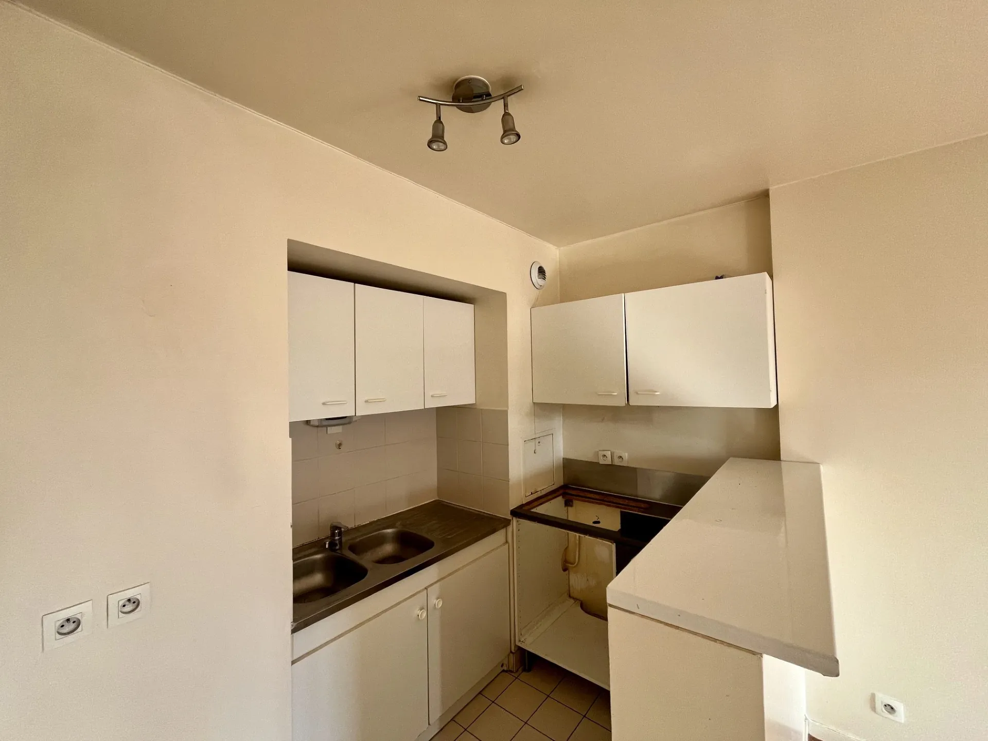 Appartement 2 pièces à vendre à Courbevoie près de La Défense 