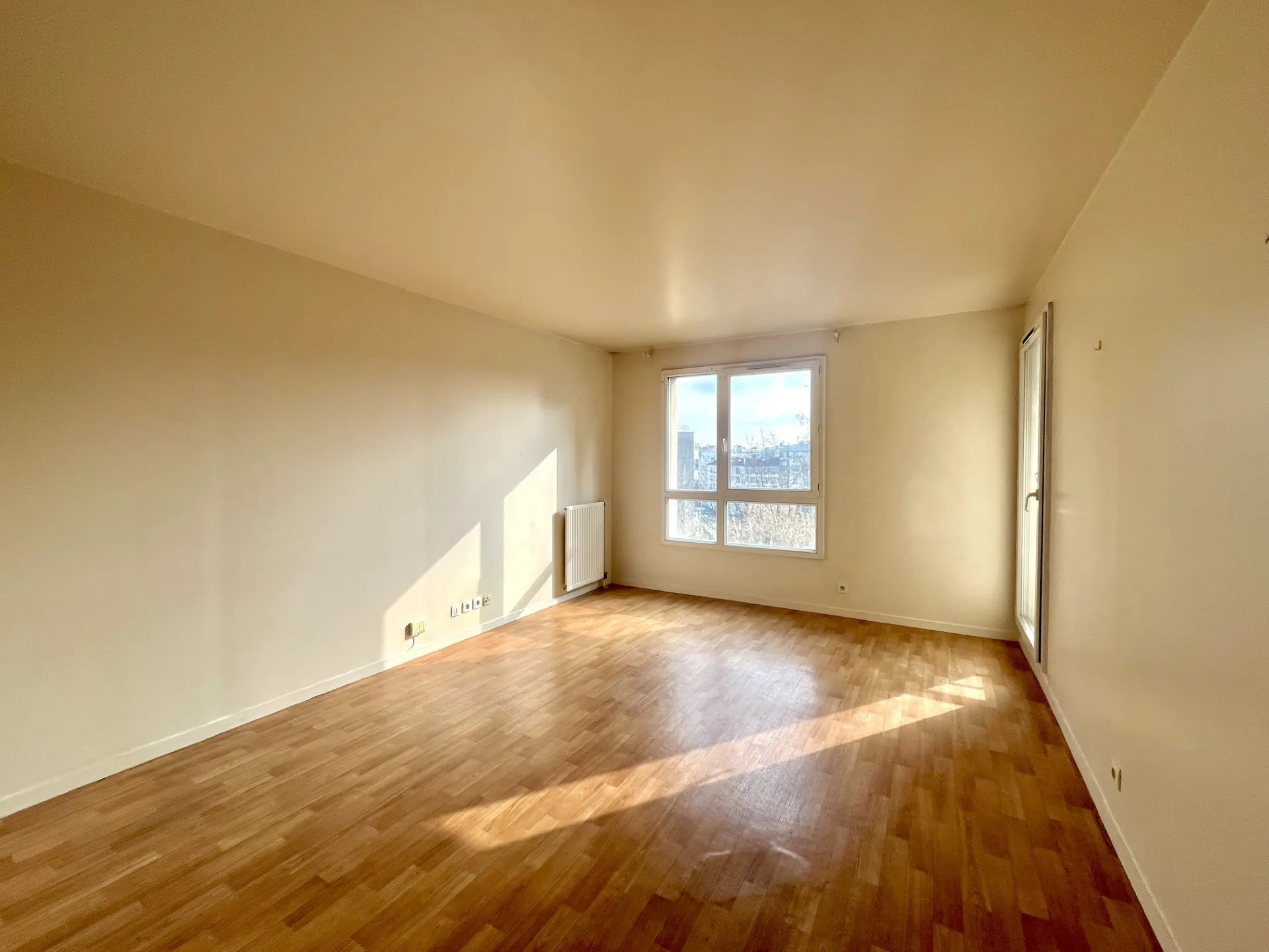 Appartement 2 pièces à vendre à Courbevoie près de La Défense 