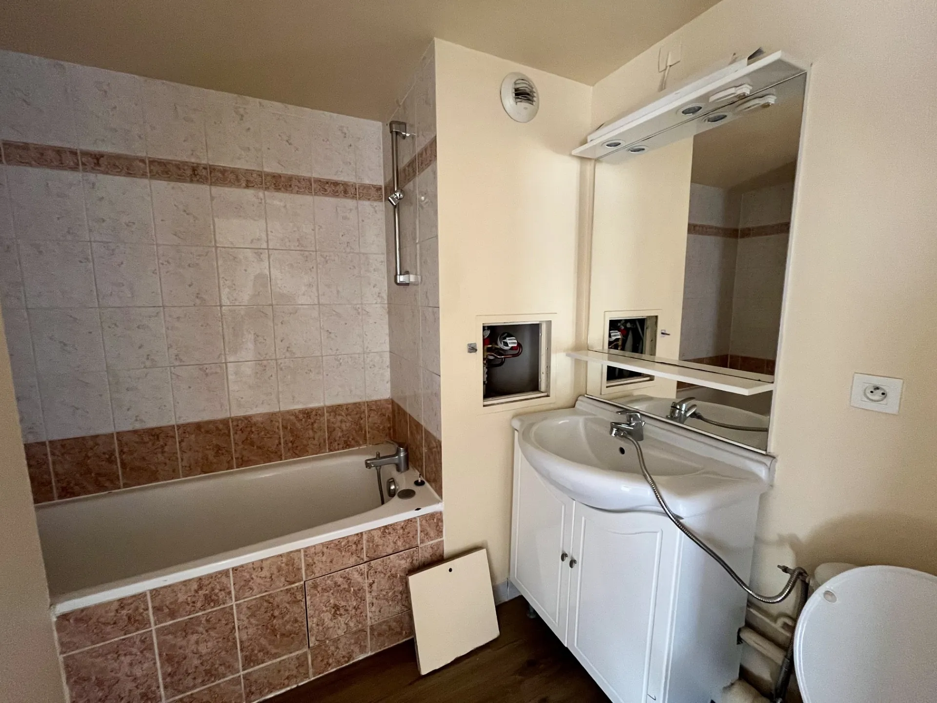 Appartement 2 pièces à vendre à Courbevoie près de La Défense 