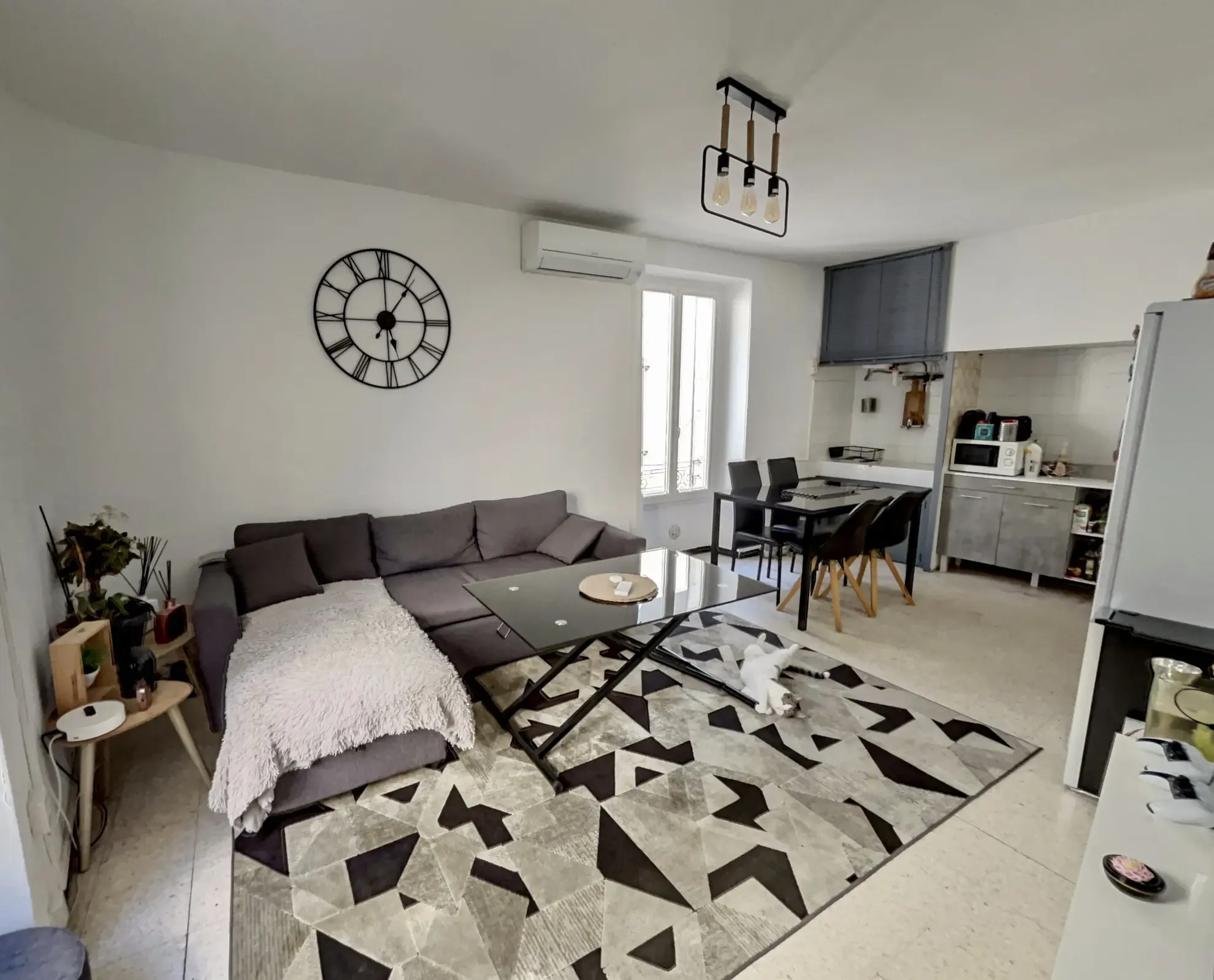 Maison de village de 58 m² avec garage à Calvisson, idéalement située 