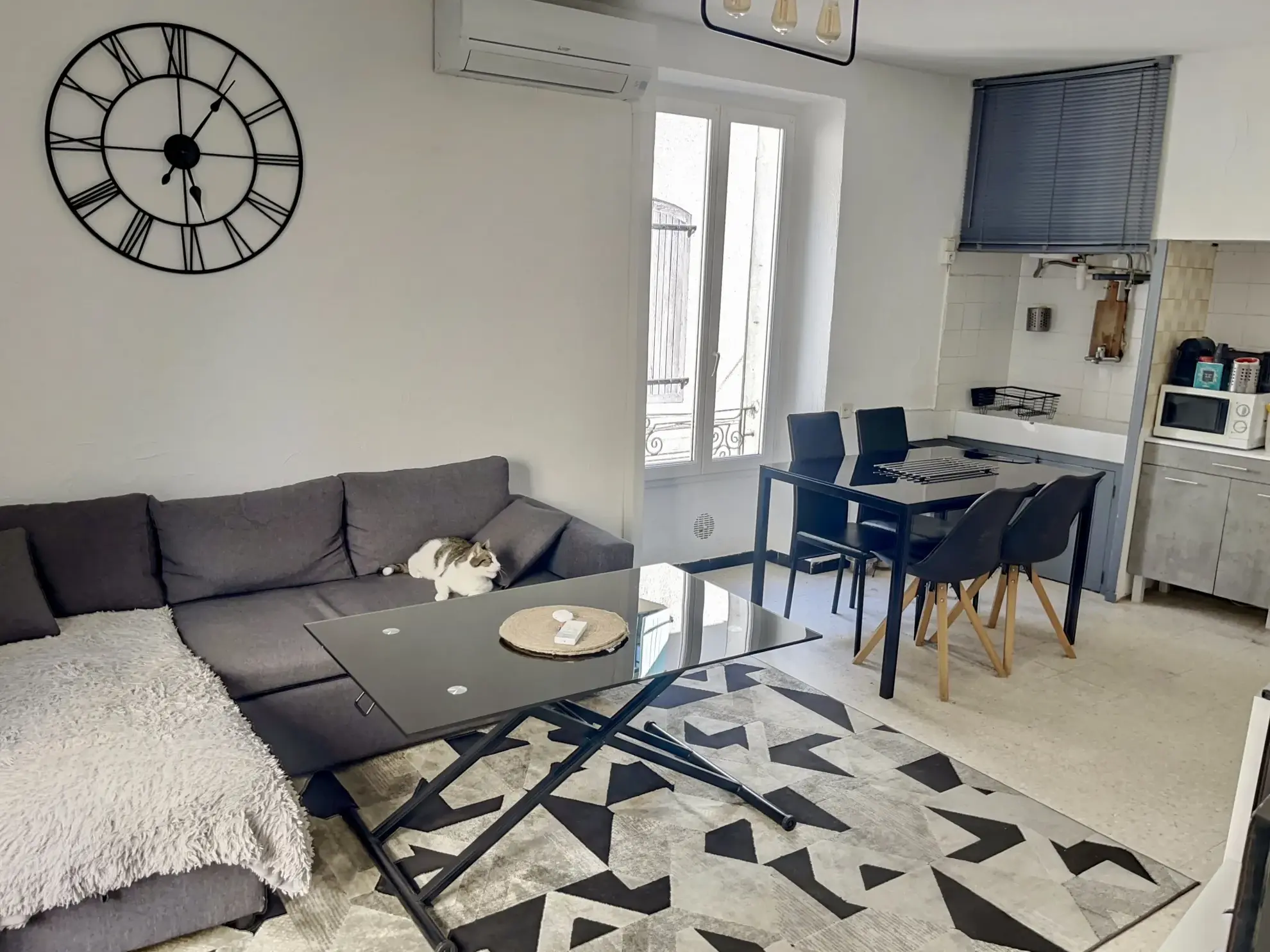 Maison de village de 58 m² avec garage à Calvisson, idéalement située 