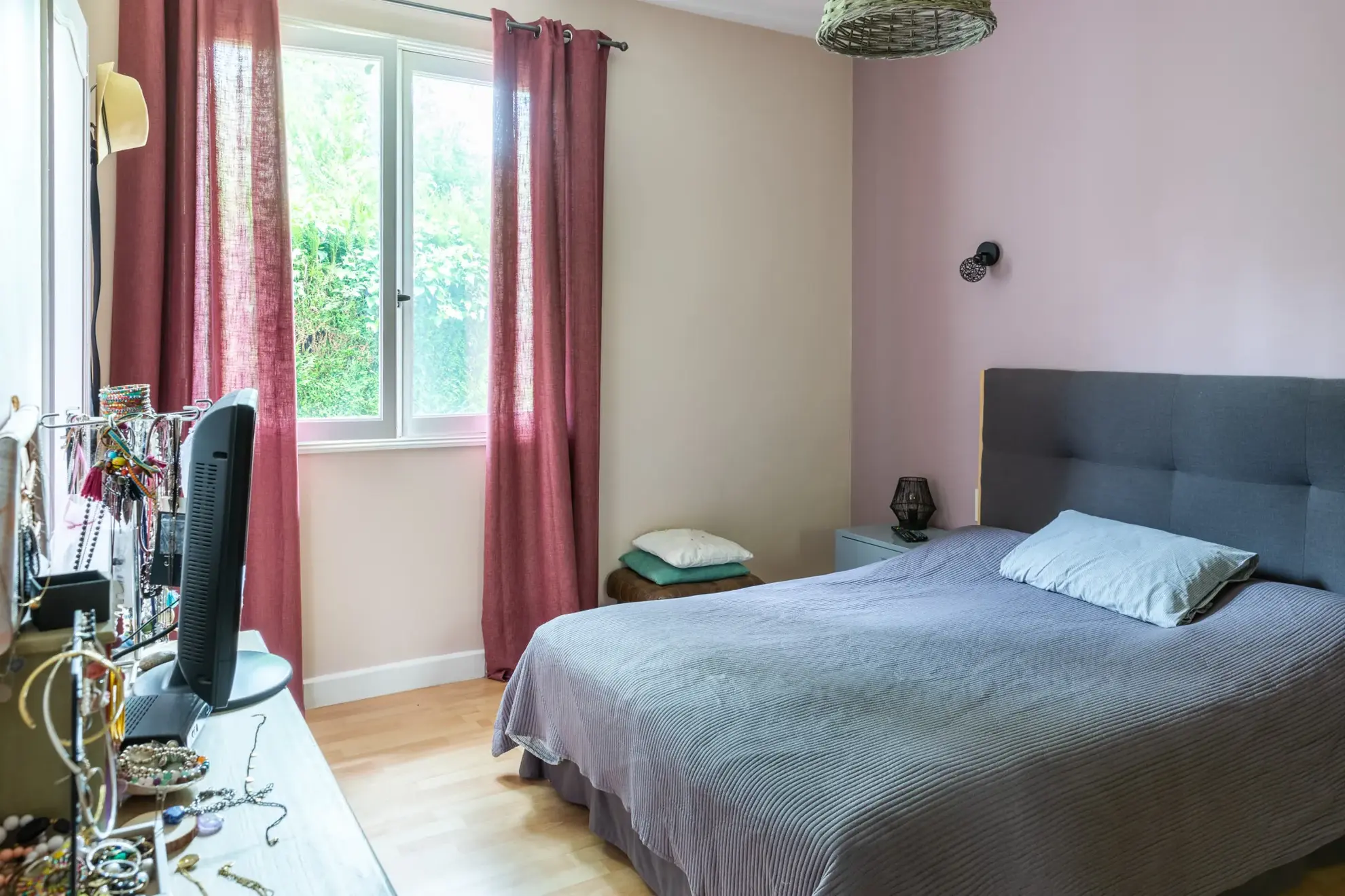 Maison familiale à Lubersac avec vue dégagée et jardin, 5 chambres 