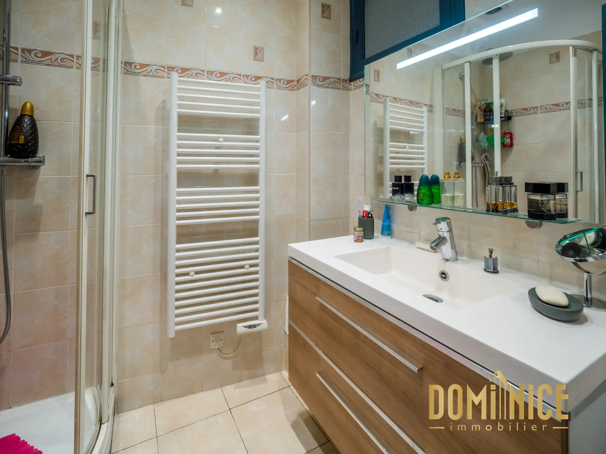 Appartement traversant T2 de 46 m² à Nice Libération, idéalement situé 