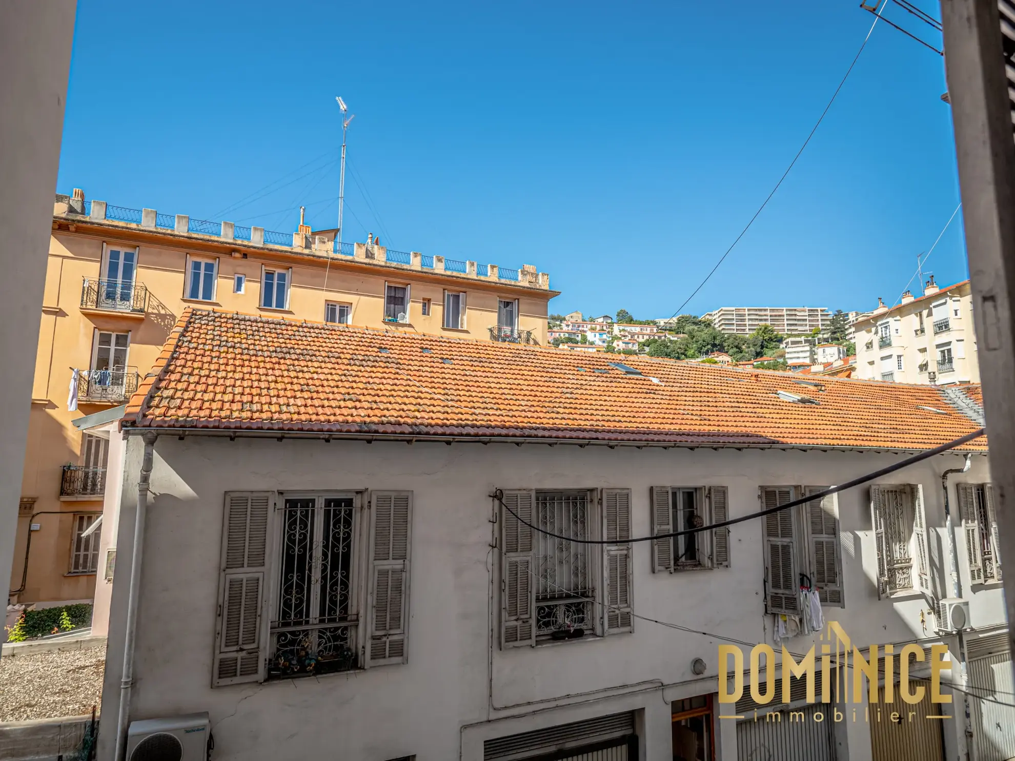 Appartement traversant T2 de 46 m² à Nice Libération, idéalement situé 