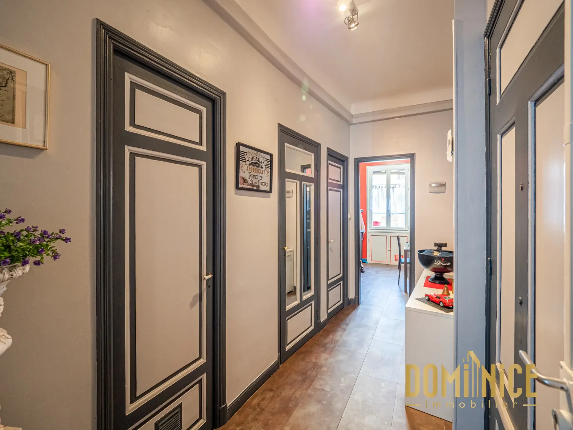 Appartement traversant T2 de 46 m² à Nice Libération, idéalement situé 