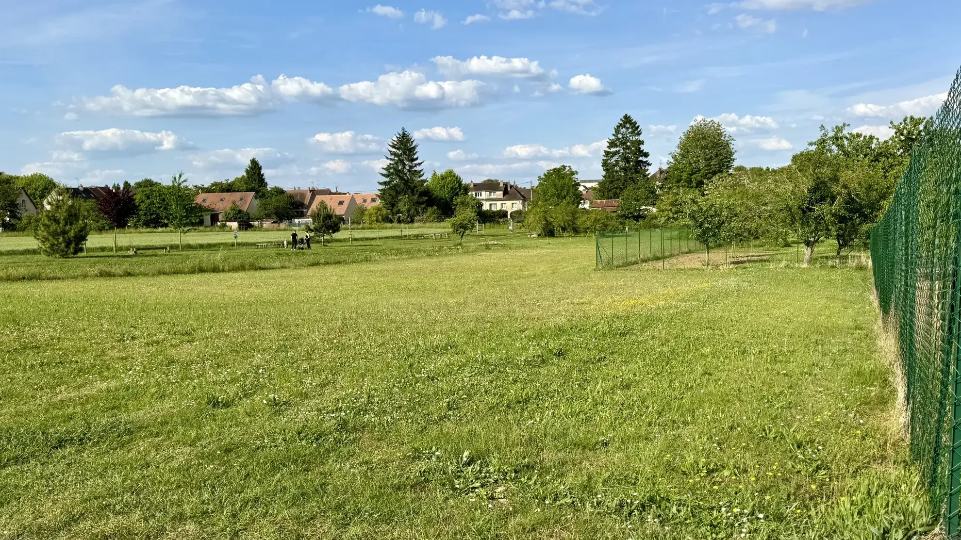 À vendre terrain constructible de 318 m² à Chambry, proche de Meaux 