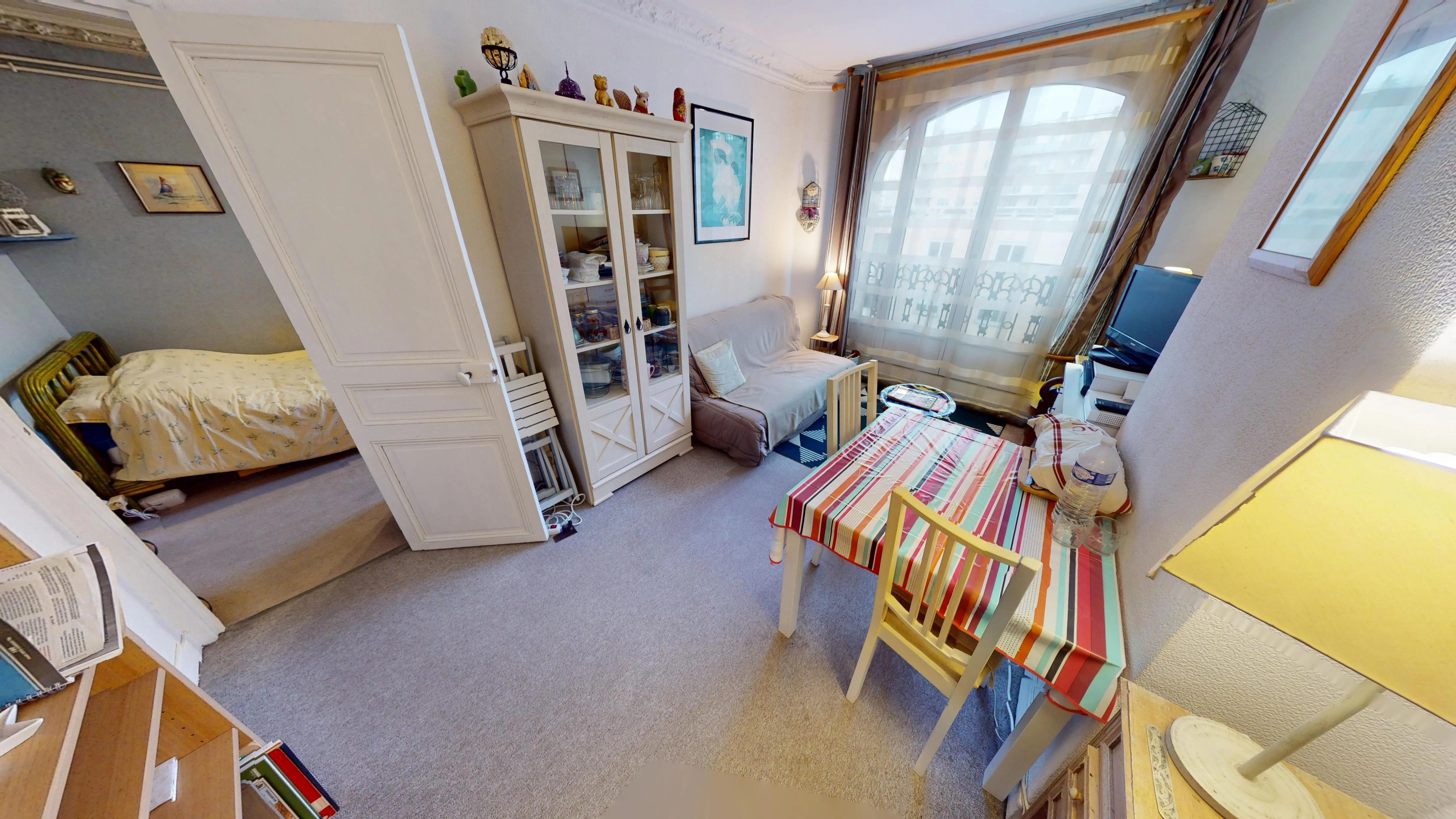 Appartement 2 pièces à vendre à Paris 15ème, dernier étage, lumineus et proche métro