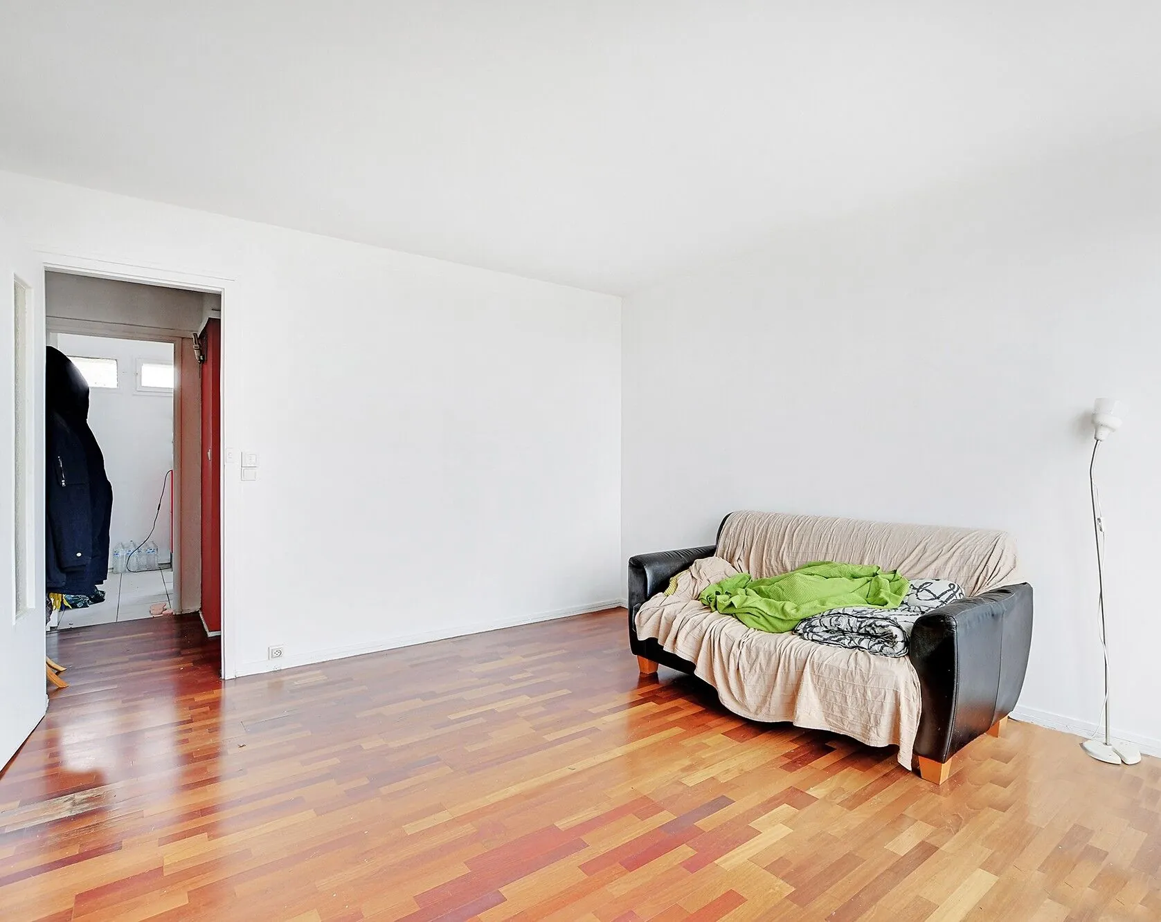 A vendre appartement 3 pièces à Fontenay-sous-Bois, Vue dégagée, Balcon, Cave et Parking 