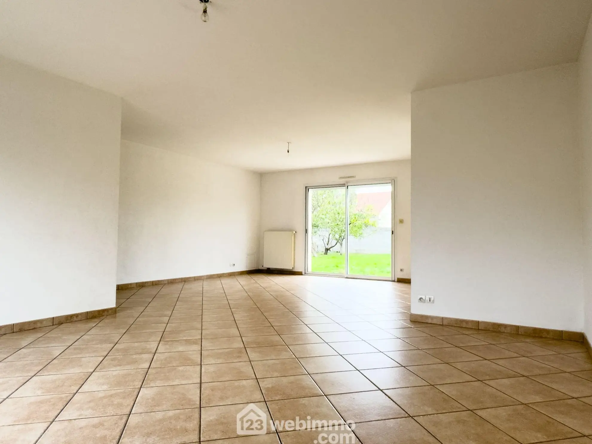 Maison de plain-pied à Toutlemonde – 3 chambres, jardin, calme 