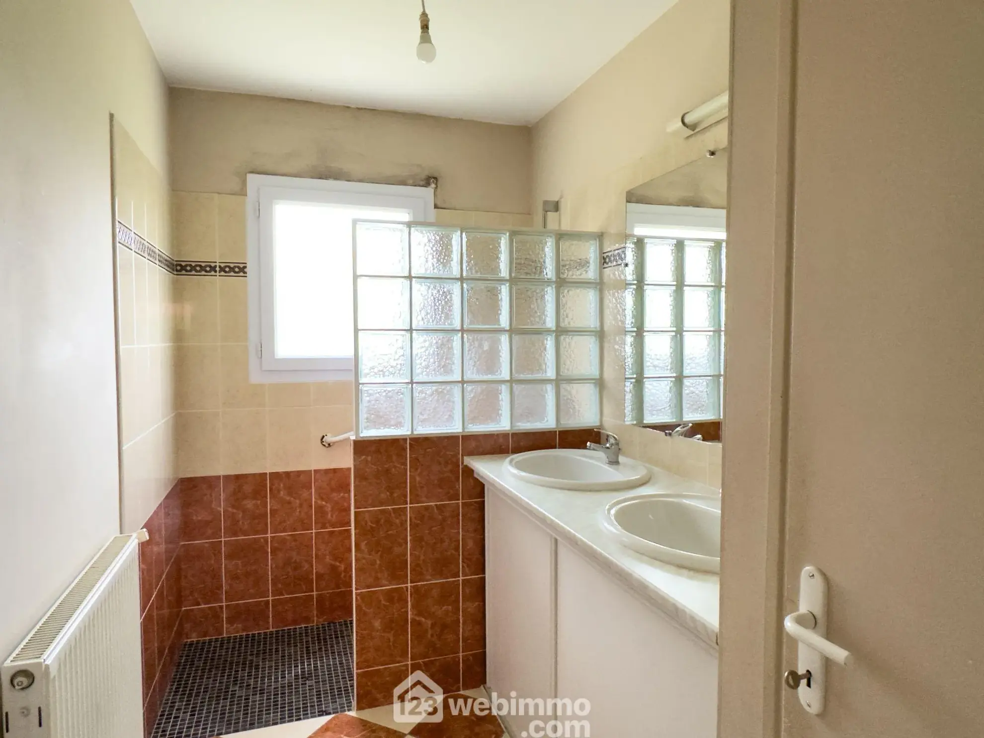 Maison de plain-pied à Toutlemonde – 3 chambres, jardin, calme 