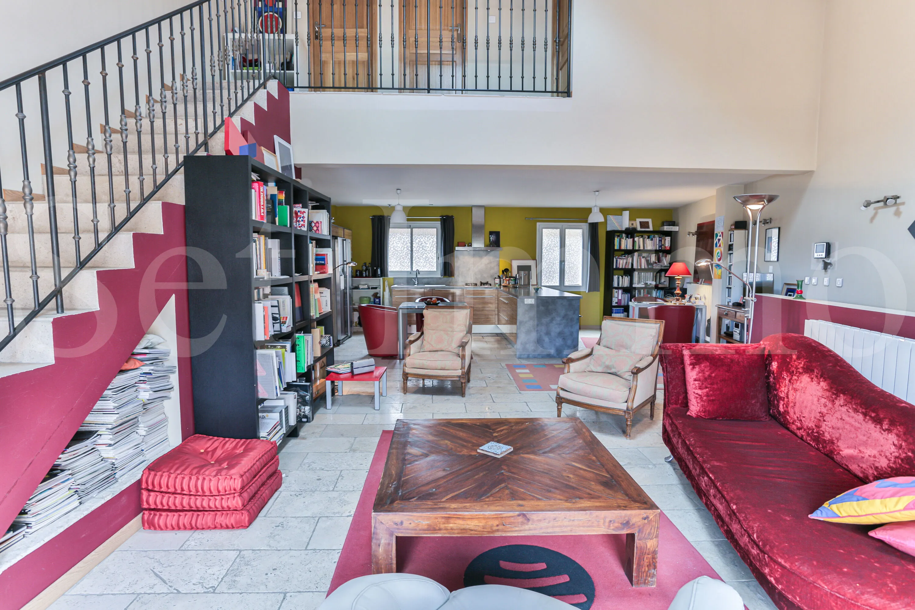 Belle maison de village avec terrasse et espace professionnel à Collias 