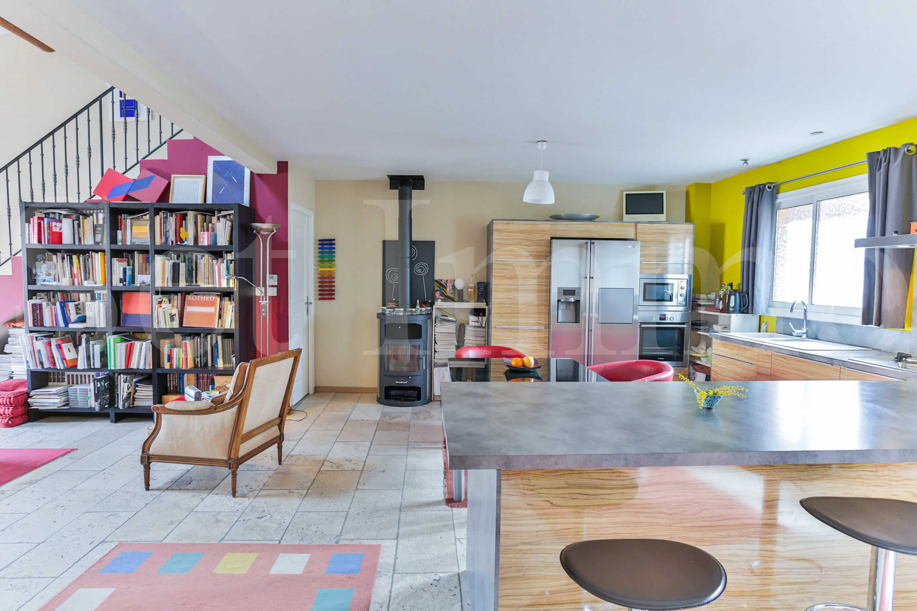 Belle maison de village avec terrasse et espace professionnel à Collias 