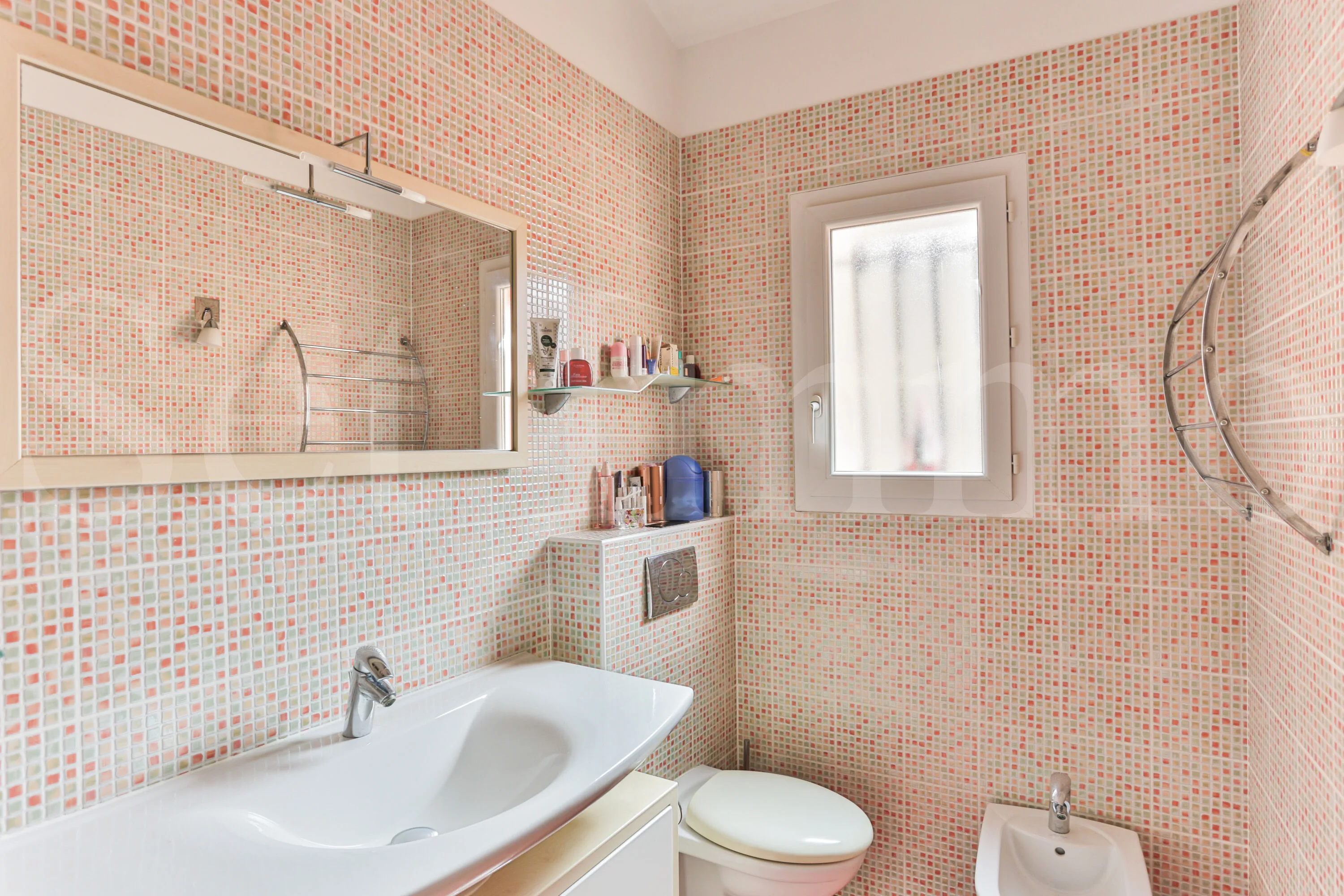 Belle maison de village avec terrasse et espace professionnel à Collias 