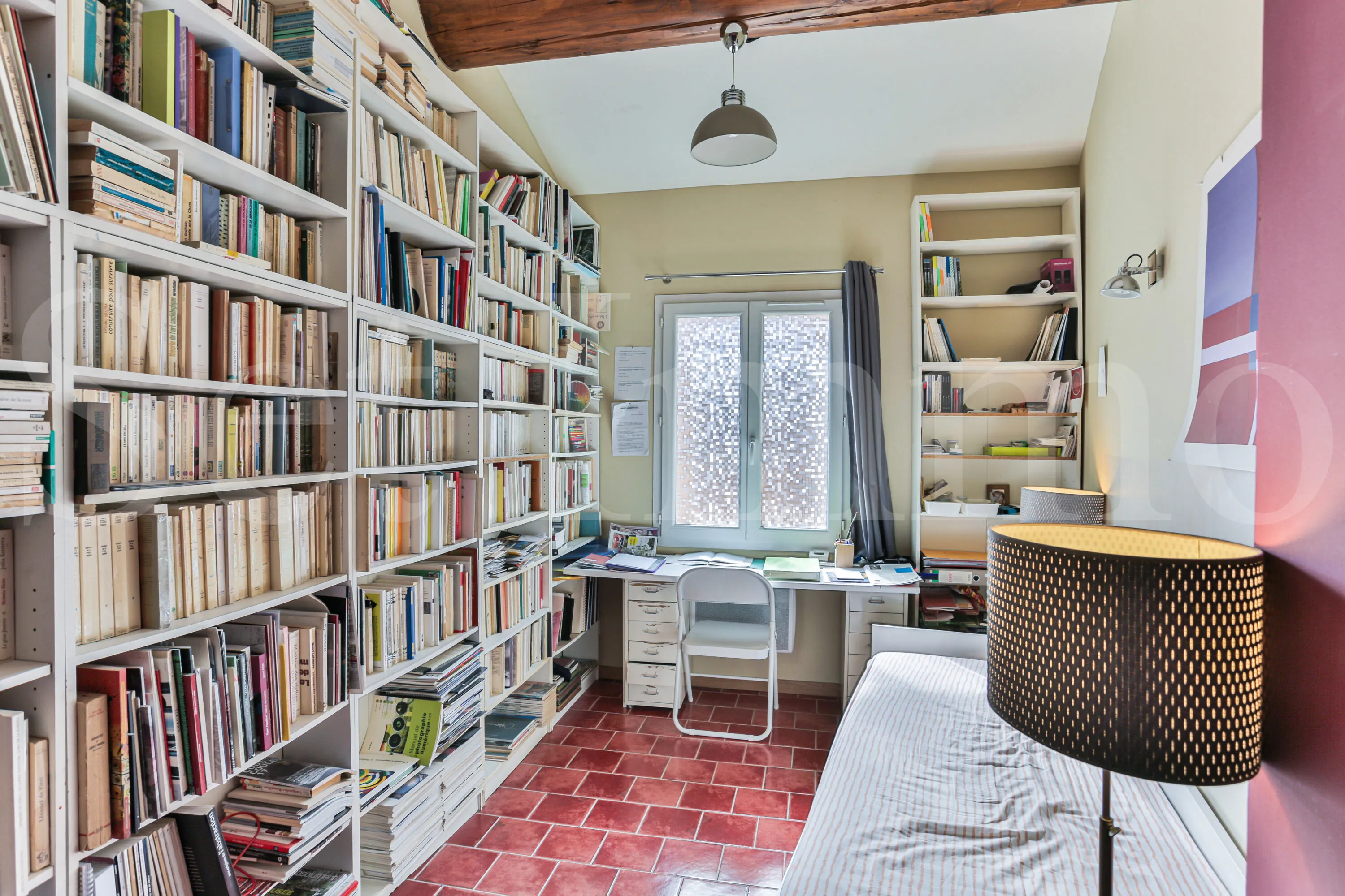 Belle maison de village avec terrasse et espace professionnel à Collias 